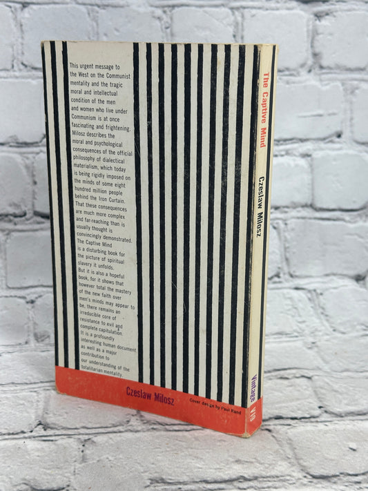 The Captive Mind by Czeslaw Milosz, 1953 Vintage Books paperback - back cover and spine