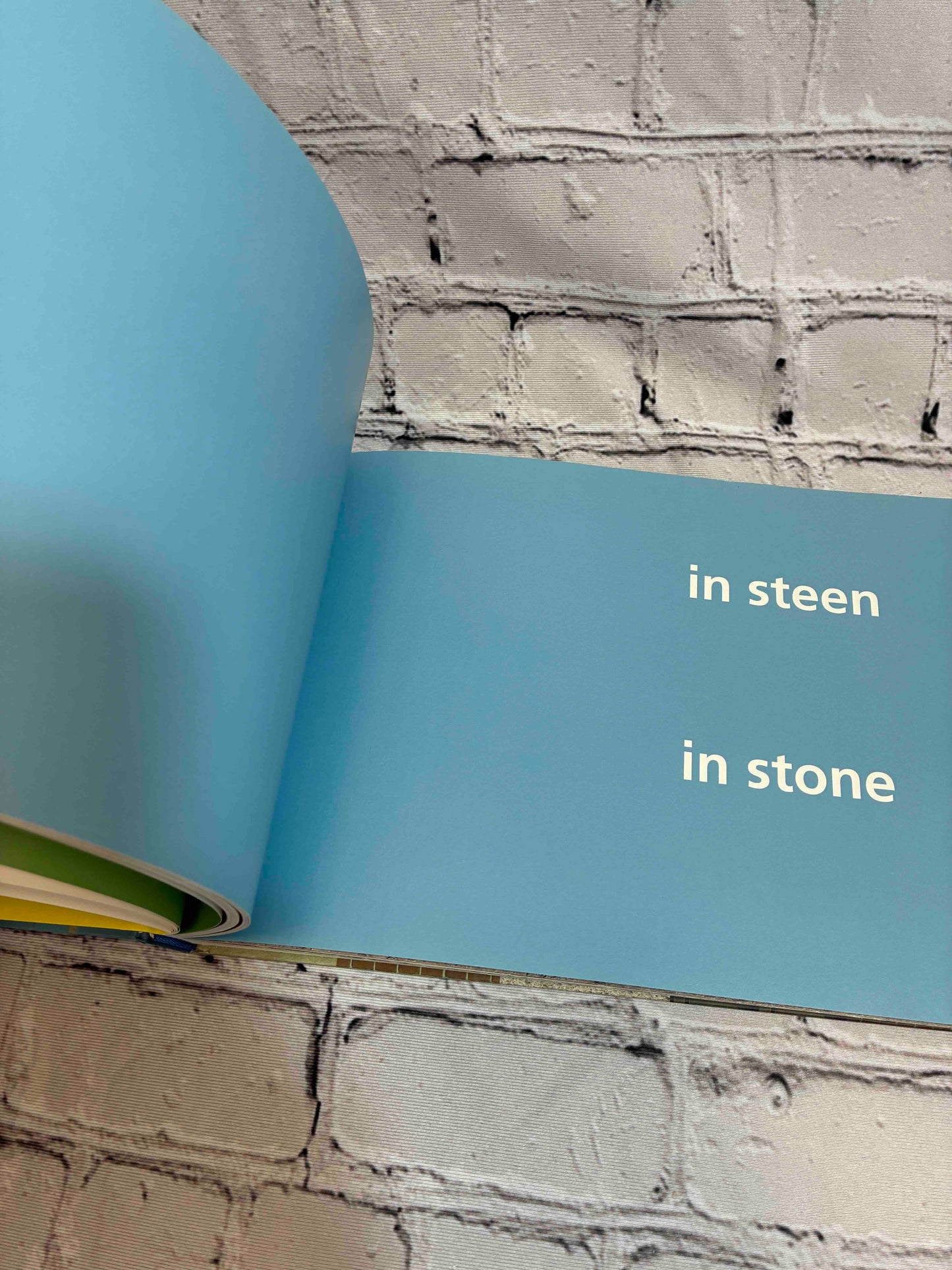 Amsterdam in Letters: typografie en architectuur / typography and architecture