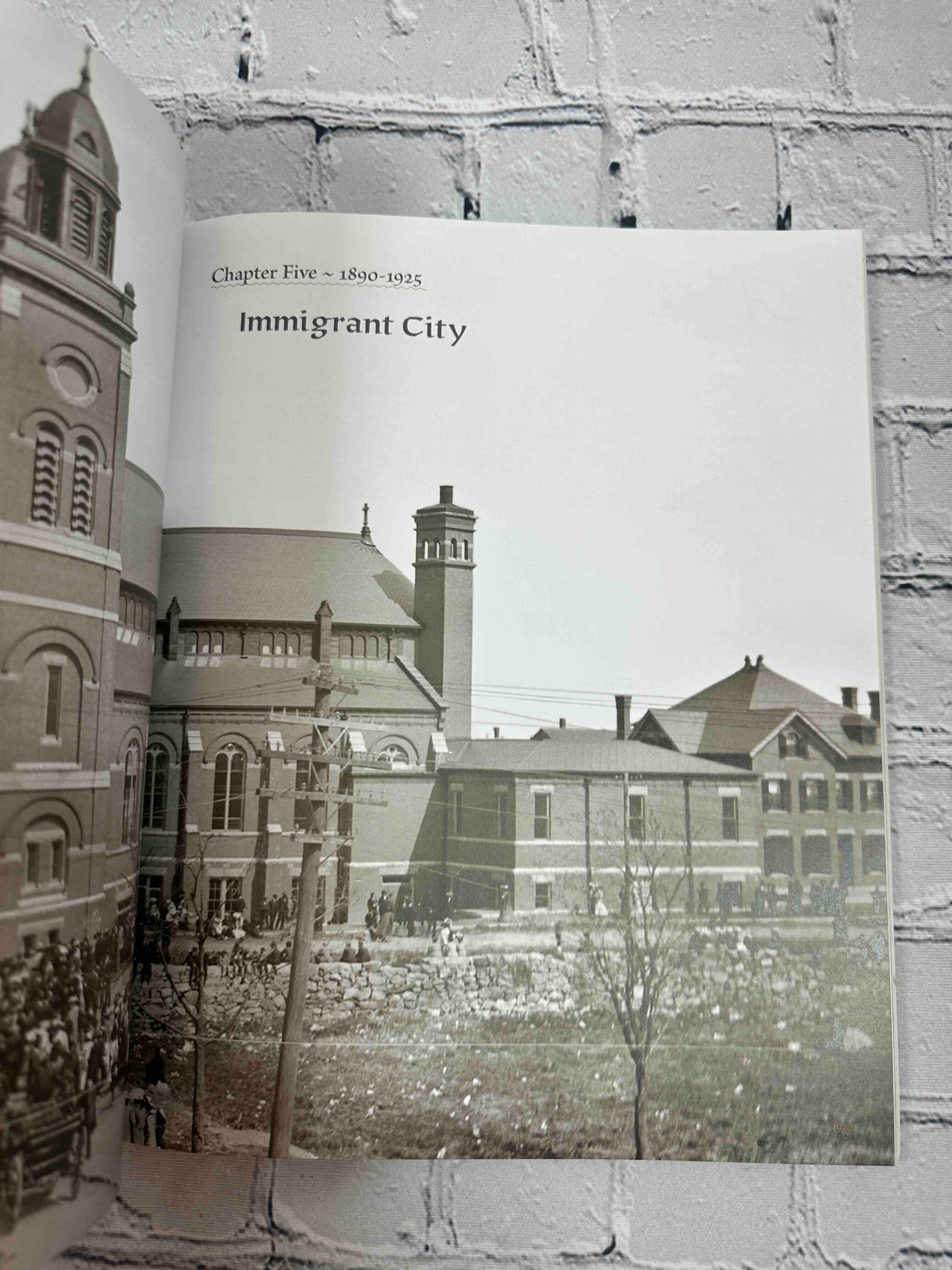 The Picture History Of New Bedford: 1602-1925 (Volume 1)