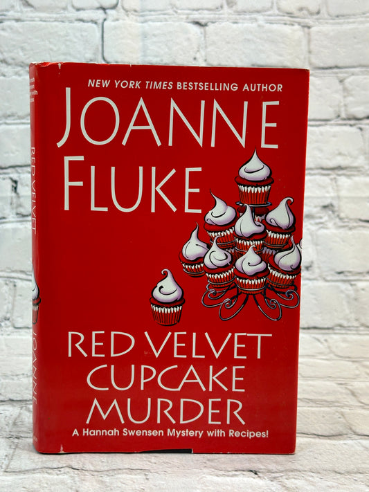 Red Velvet Cupcake Murder by Joanne Fluke [2013]
