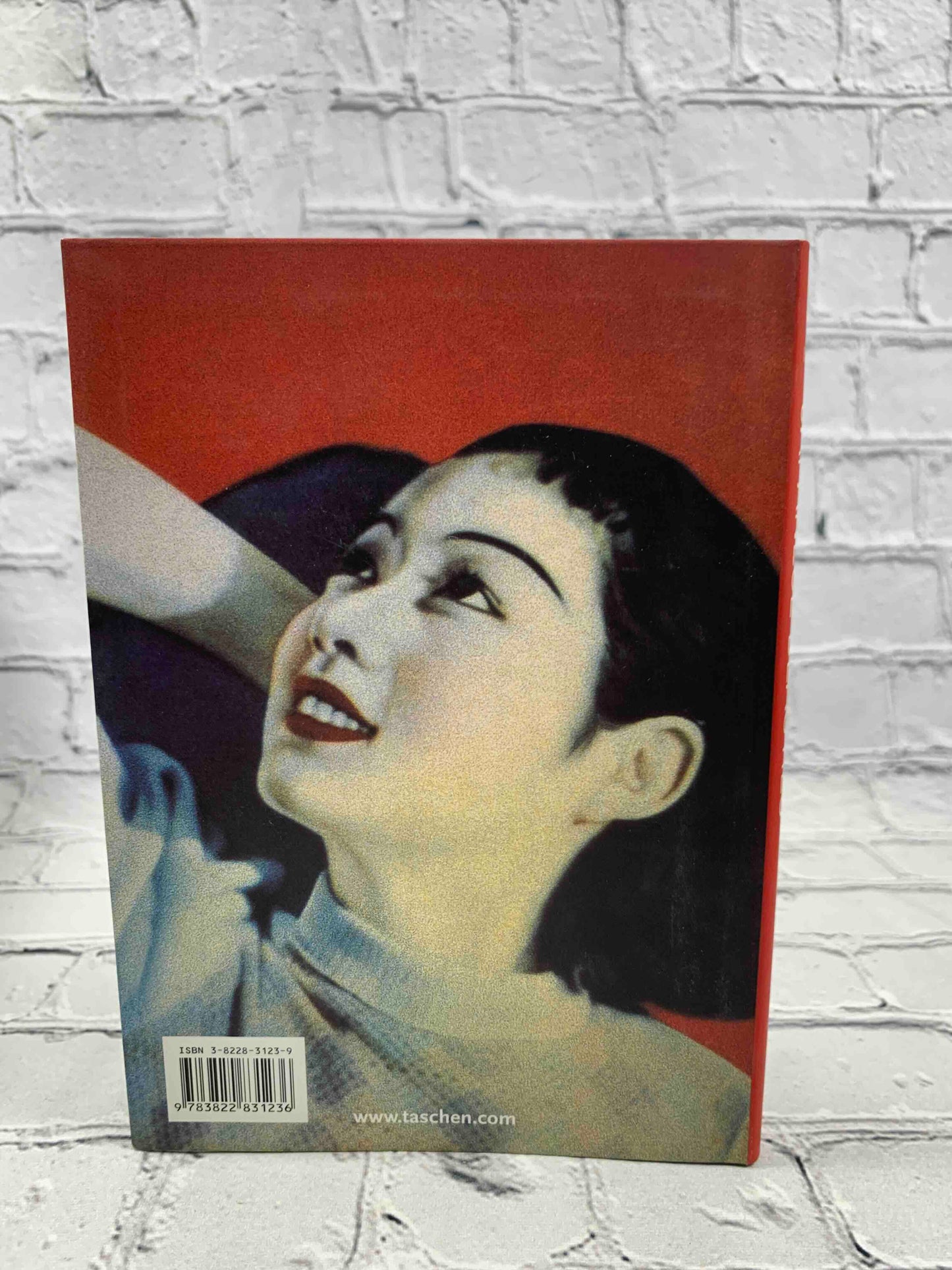 Japanese Beauties: Vintage Graphics 1900 = 1970