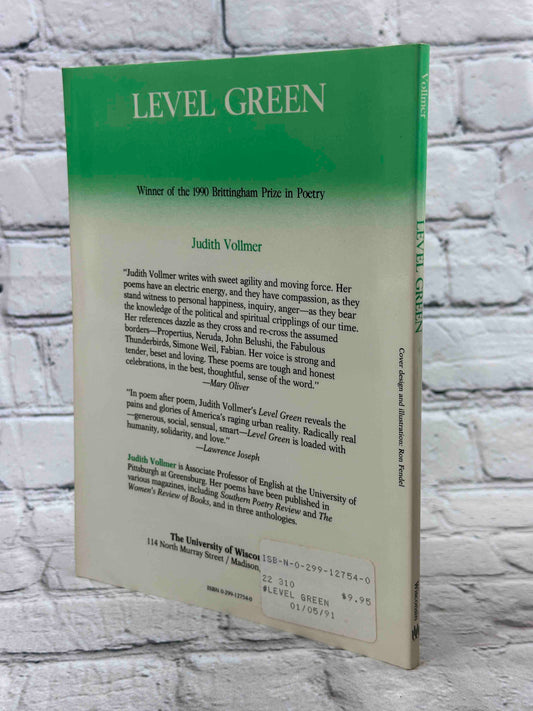 Level Green (Wisconsin Poetry Series) (Volume 1990)