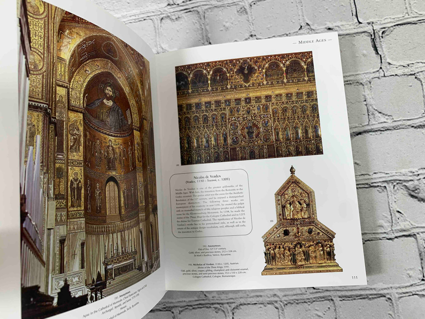 1000 Masterpieces of Decorative Art