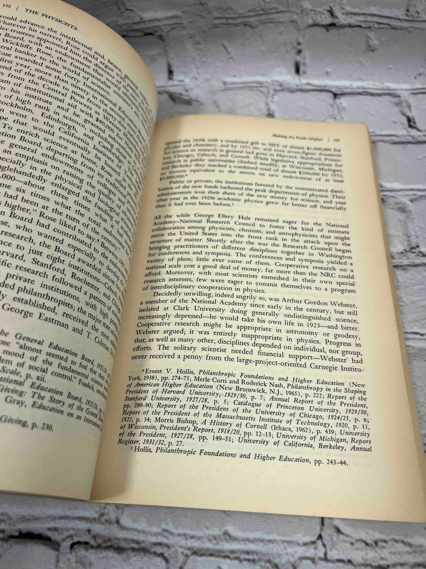 The Physicists: The History of a Scientific Community in Modern America