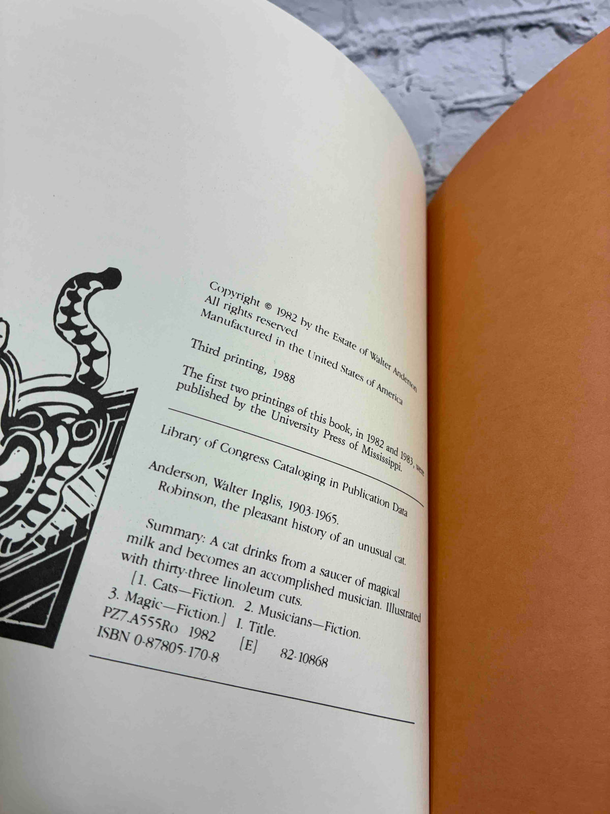 Robinson: The Pleasant History of an Unusual Cat