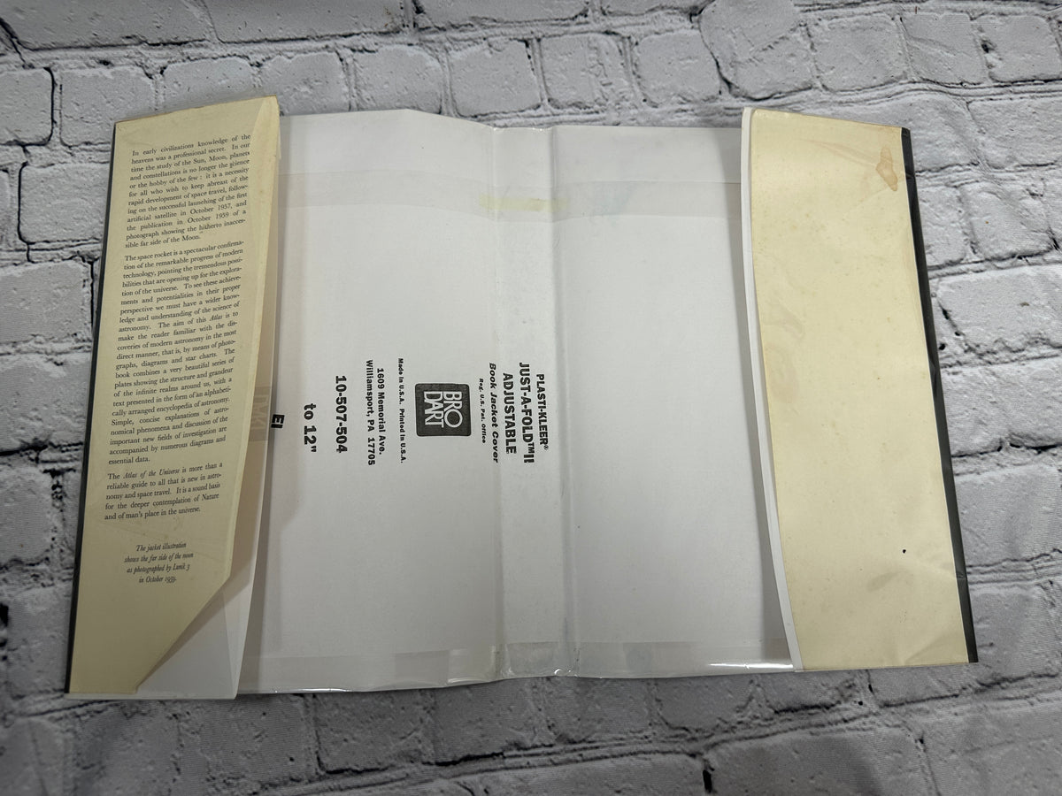 Atlas of the Universe by Br. Ernst and Tj. E. de Vries, 1961 Thomas Nelson and Sons hardcover - dust jacket flaps in protective cover