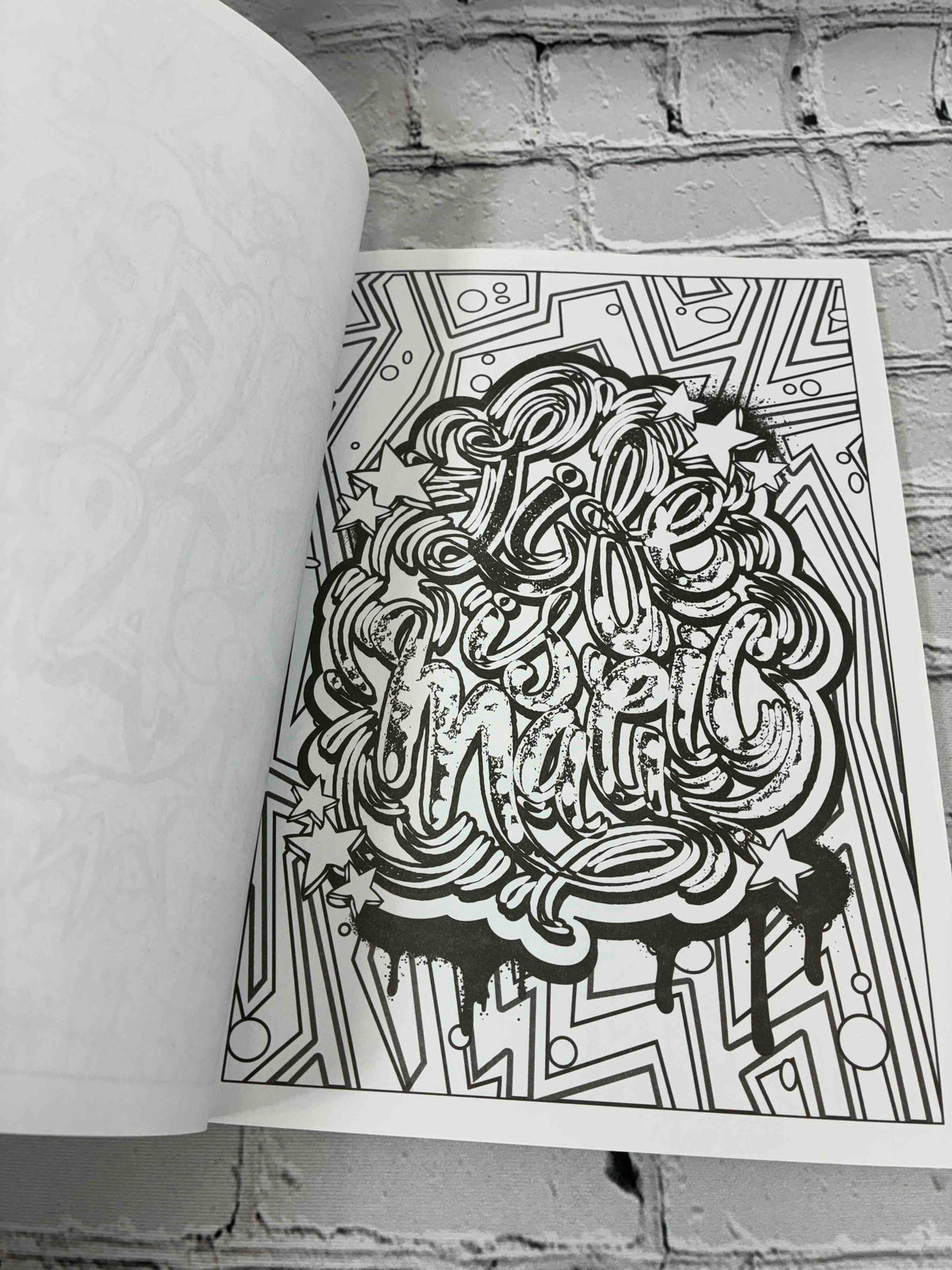 Advanced Coloring Graffiti Art coloring book by Bendon - uncolored interior page