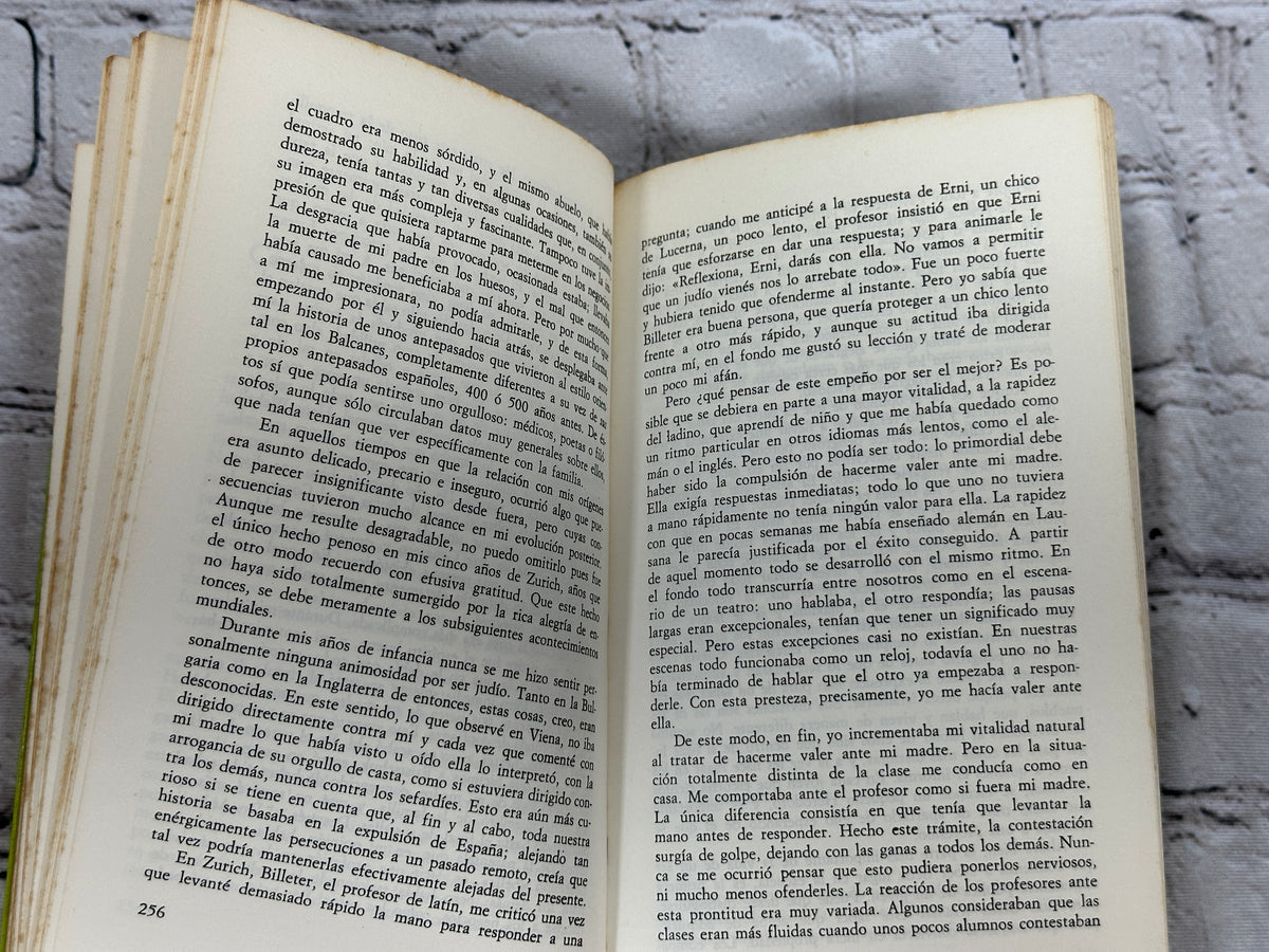 La Lengua Absuelta: Autorretrato de Infancia