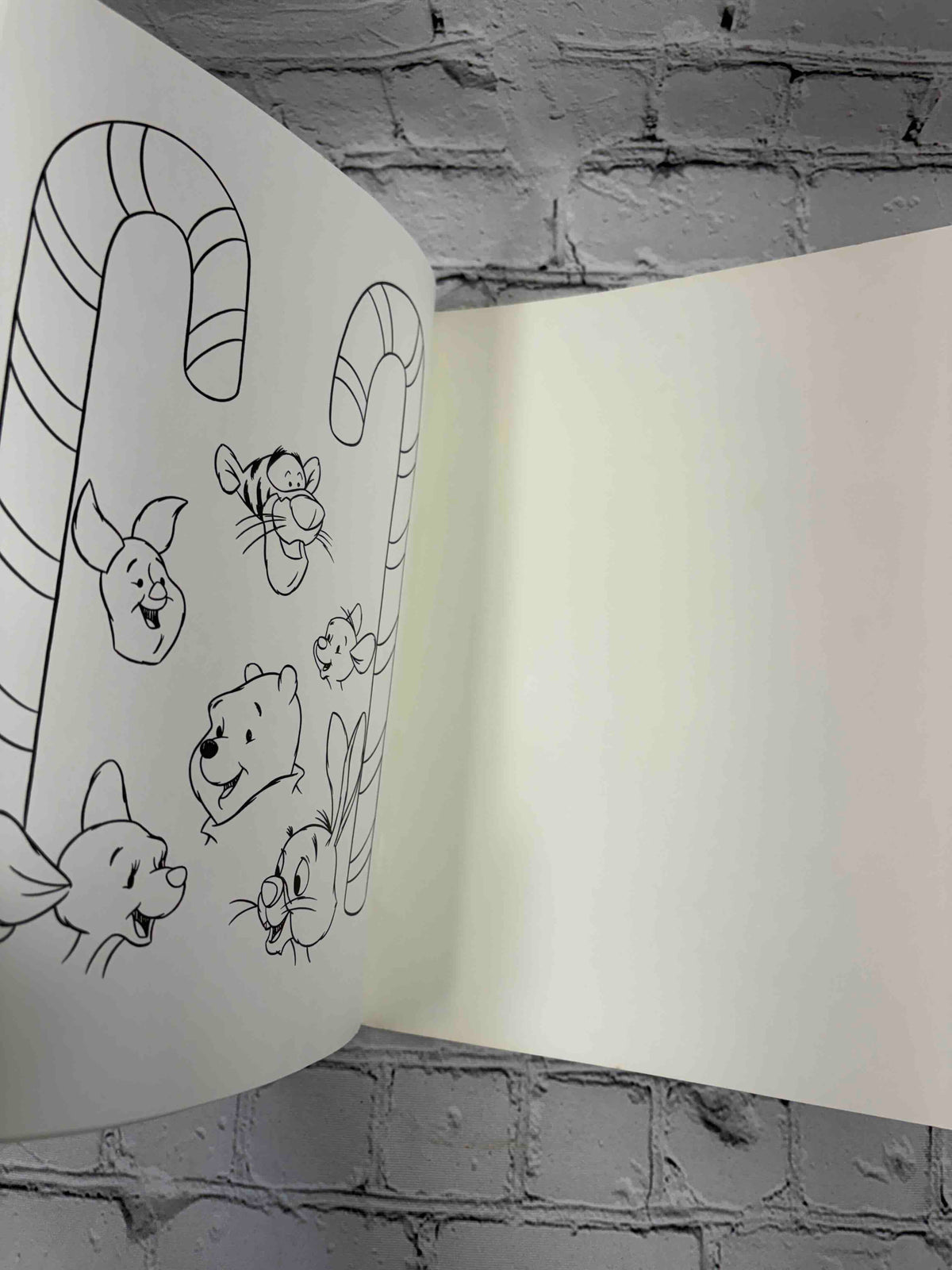 Pooh Paint Box Book: Here Comes Christmas, Golden Books - coloring pages