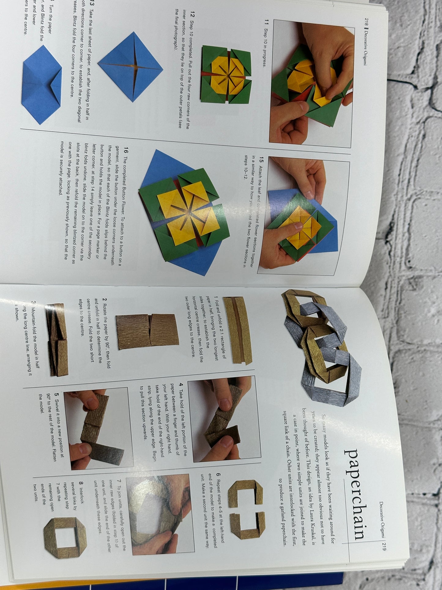 Origami Handbook: The Classic Art of Paperfolding in Step-by-Step Contemporary Projects