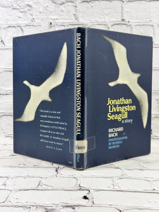 Jonathan Livingston Seagull: A Story