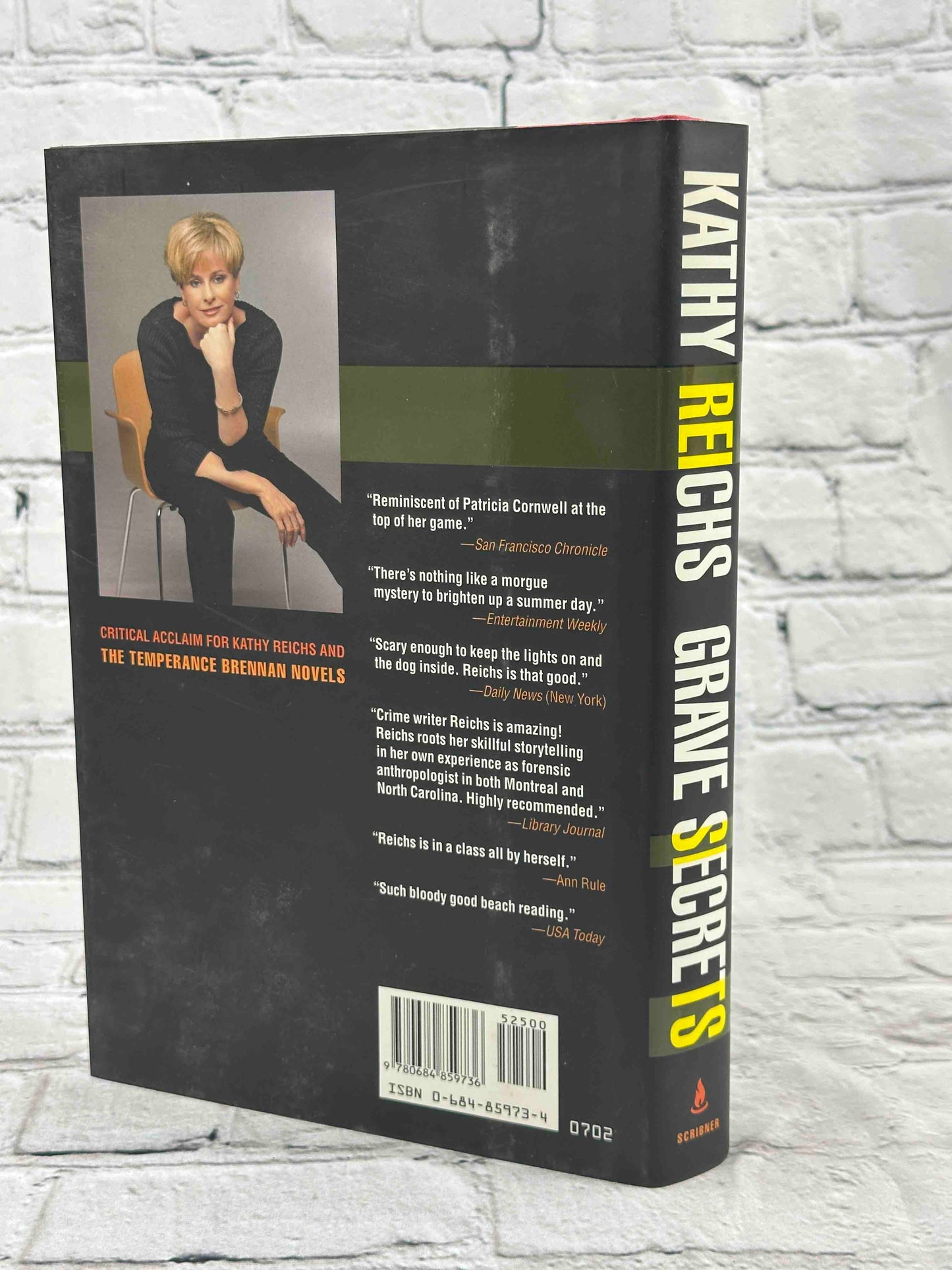 Grave Secrets: A Novel (Temperance Brennan Novels)