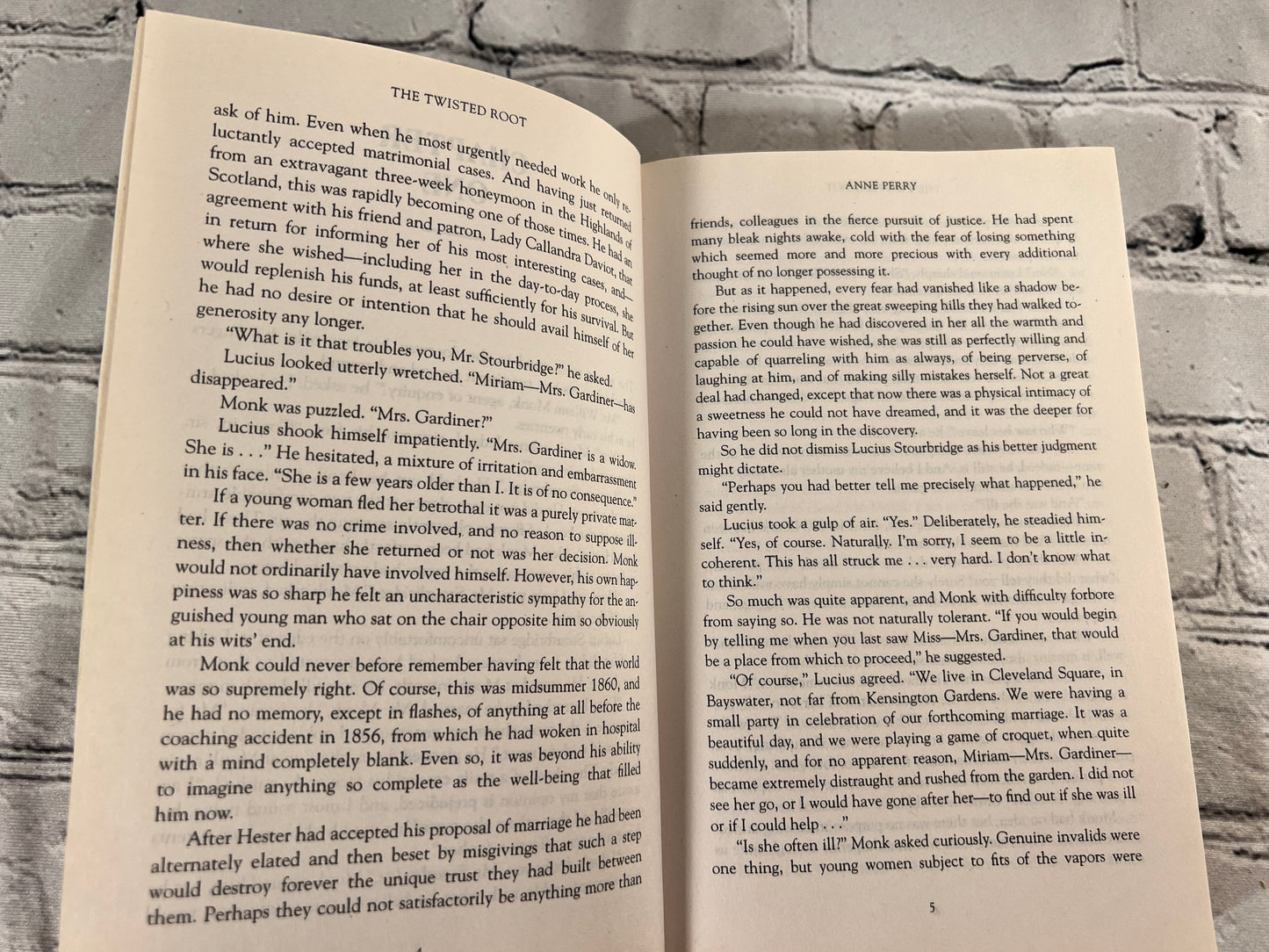 The Twisted Root: A William Monk Novel
