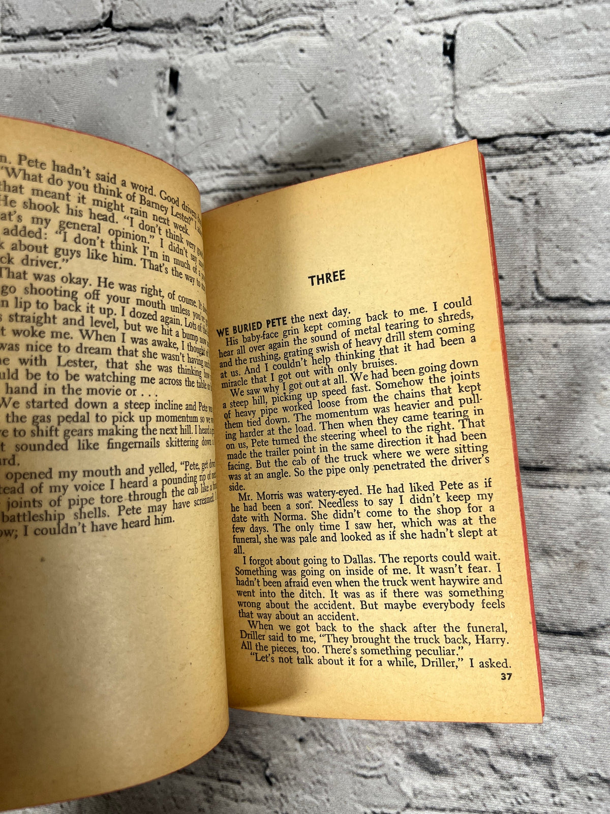Murder Is Dangerous by Saul Levinson, 1951 Handi-Books paperback - interior pages