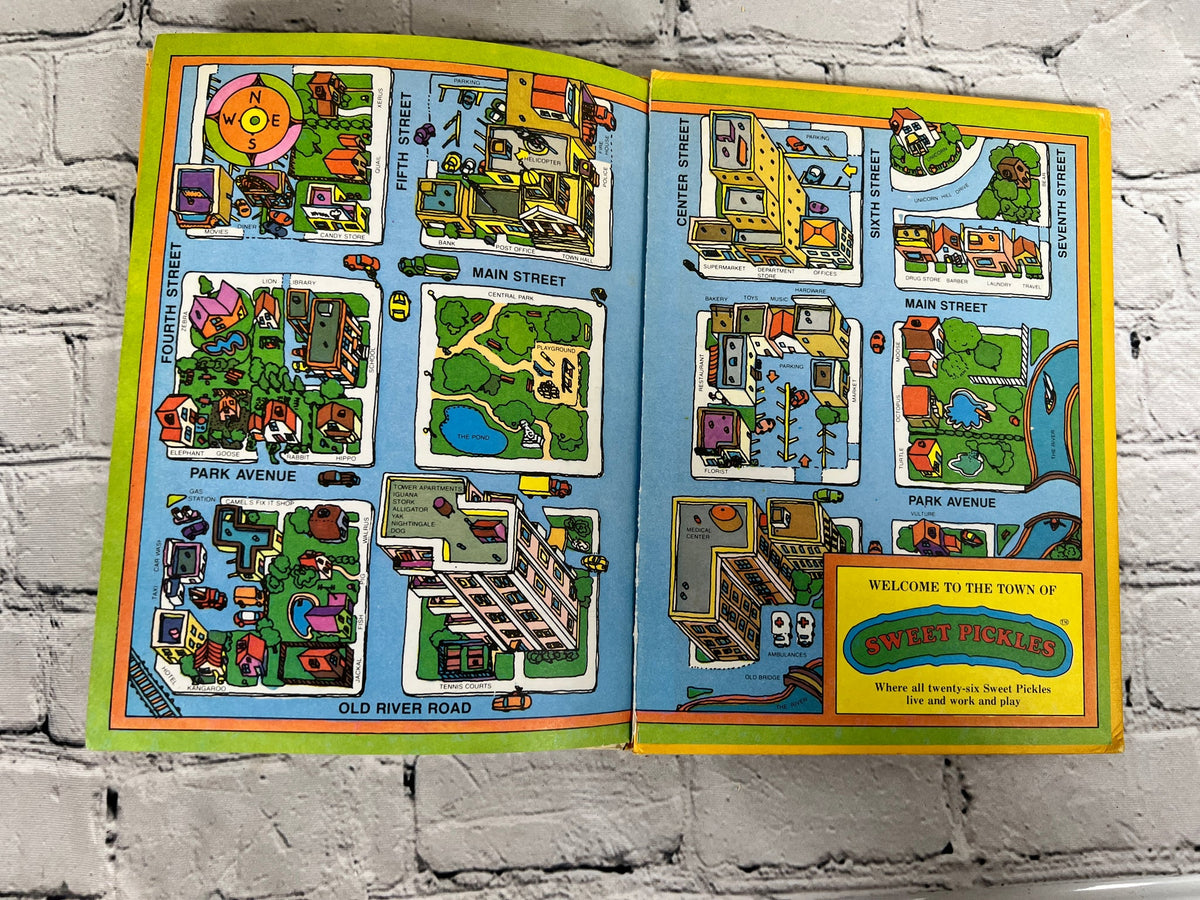 Hippo Jogs for Health by Richard Hefter, 1978 Weekly Reader hardcover - rear endpapers with town map