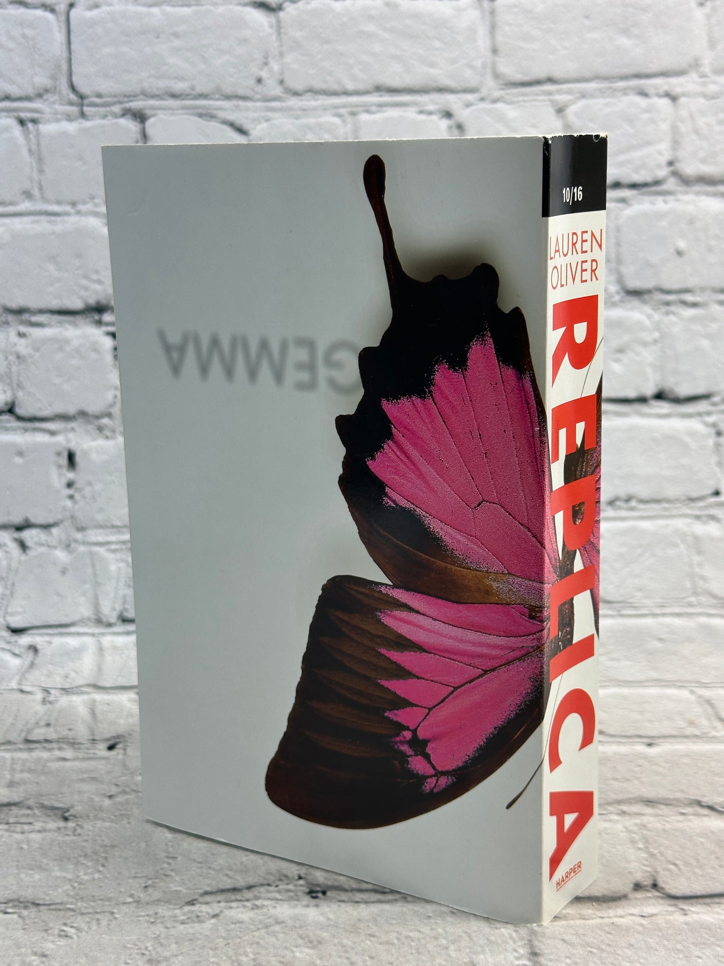 Replica by Lauren Oliver [Advanced Readers Edition]