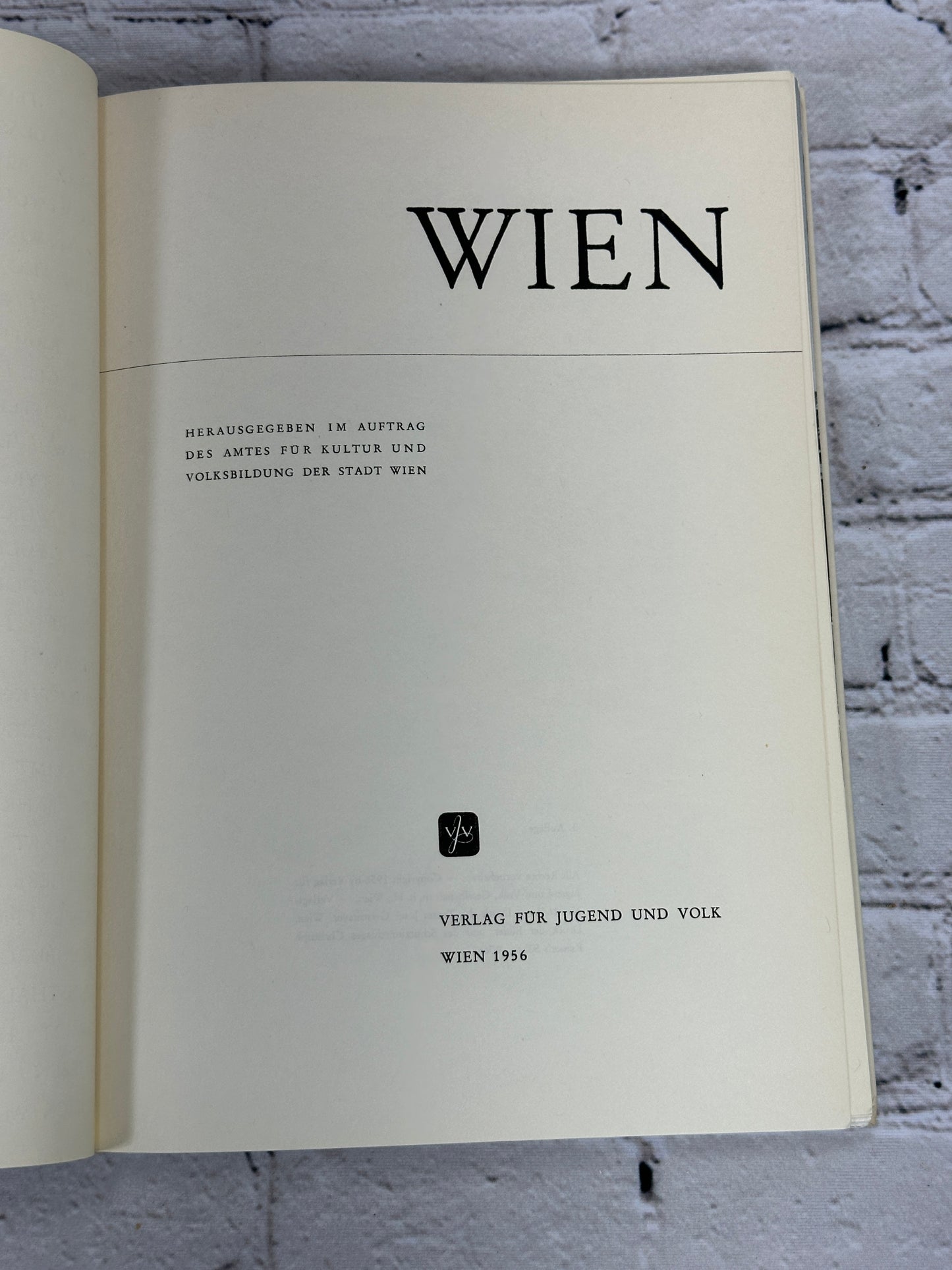 Wien (Vienna) by L.C. Friedlaender [German · 1956]