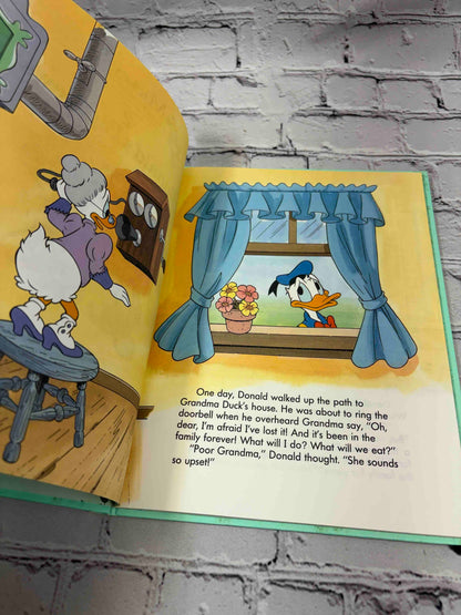 Donald's Big News Volume 2 (Mickey's Young Readers Library)