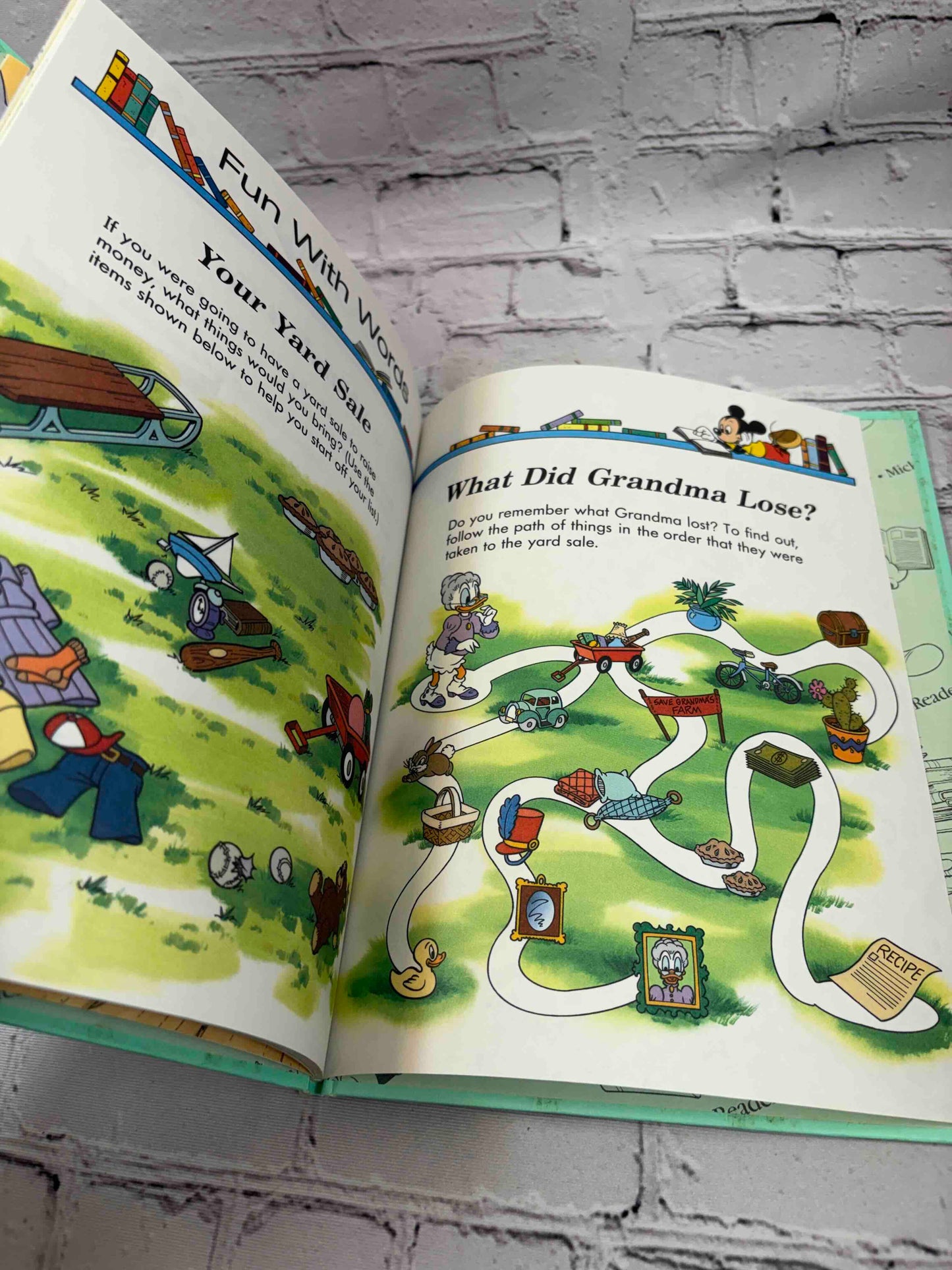 Donald's Big News Volume 2 (Mickey's Young Readers Library)