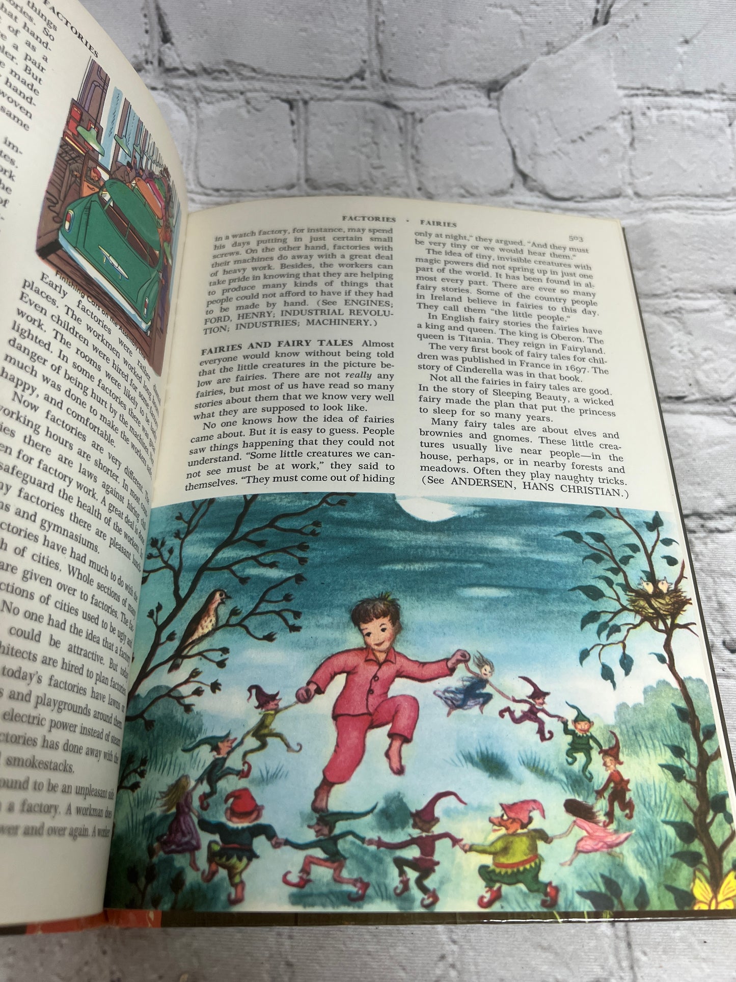 The Golden Book Encyclopedia Book 6 by Bertha Parker [Simon & Schuster · 1959]