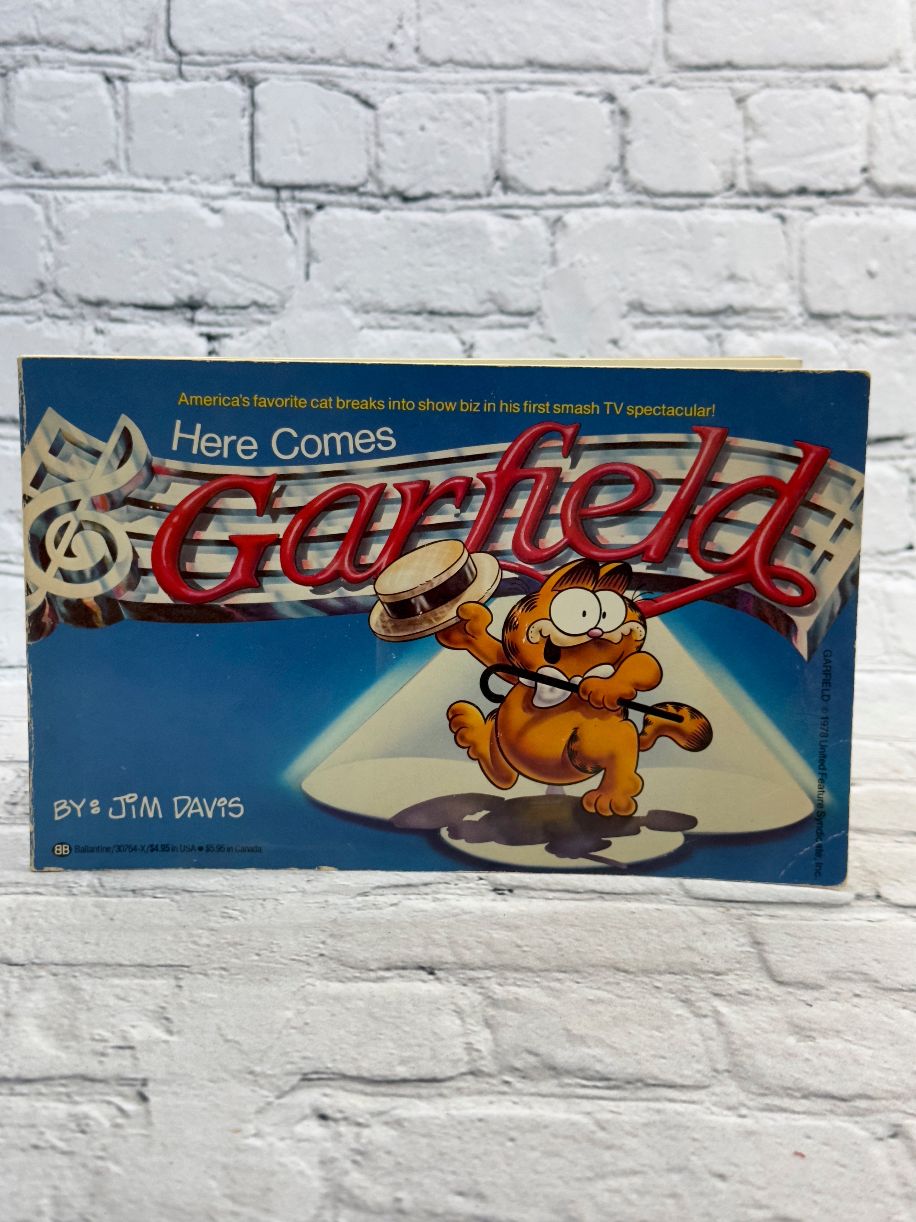 Here Comes Garfield By Jim Davis [1982 · First Edition] – Flipped