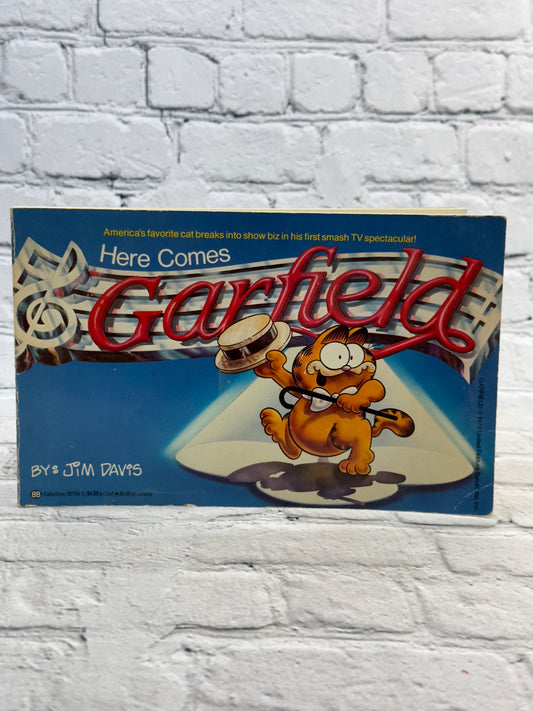 Here Comes Garfield By Jim Davis [1982 · First Edition]