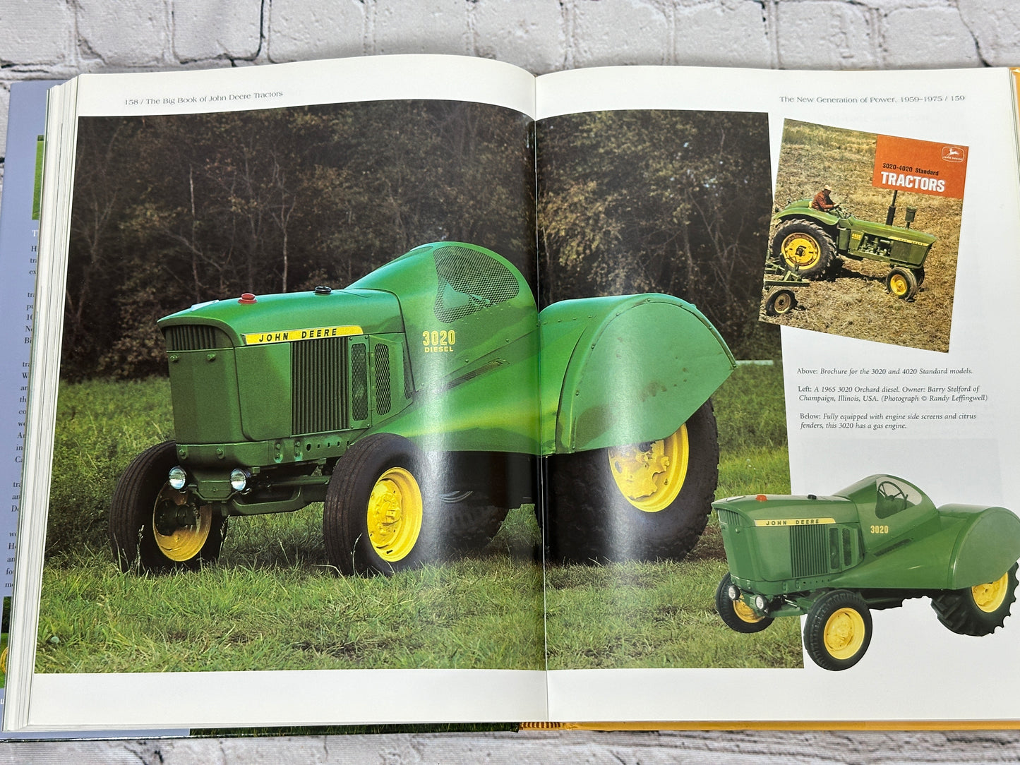 The Bigger Book of John Deere: Complete Model by Model Encyclopedia [2010]