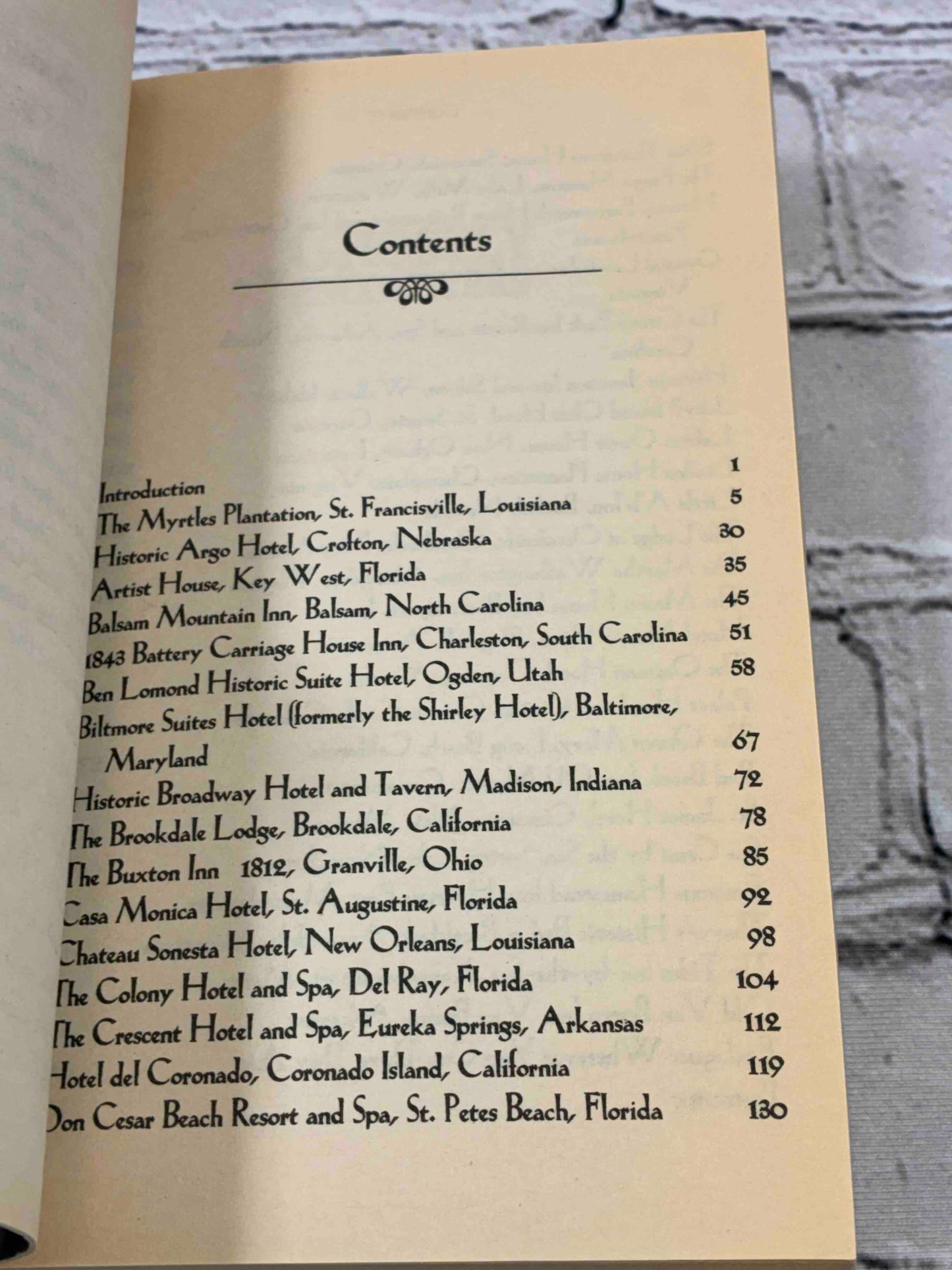 Ghostly Encounters: True Stories of America's Haunted Inns and Hotels