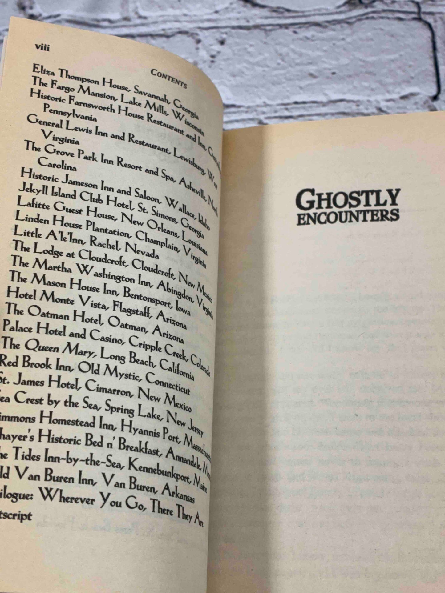 Ghostly Encounters: True Stories of America's Haunted Inns and Hotels