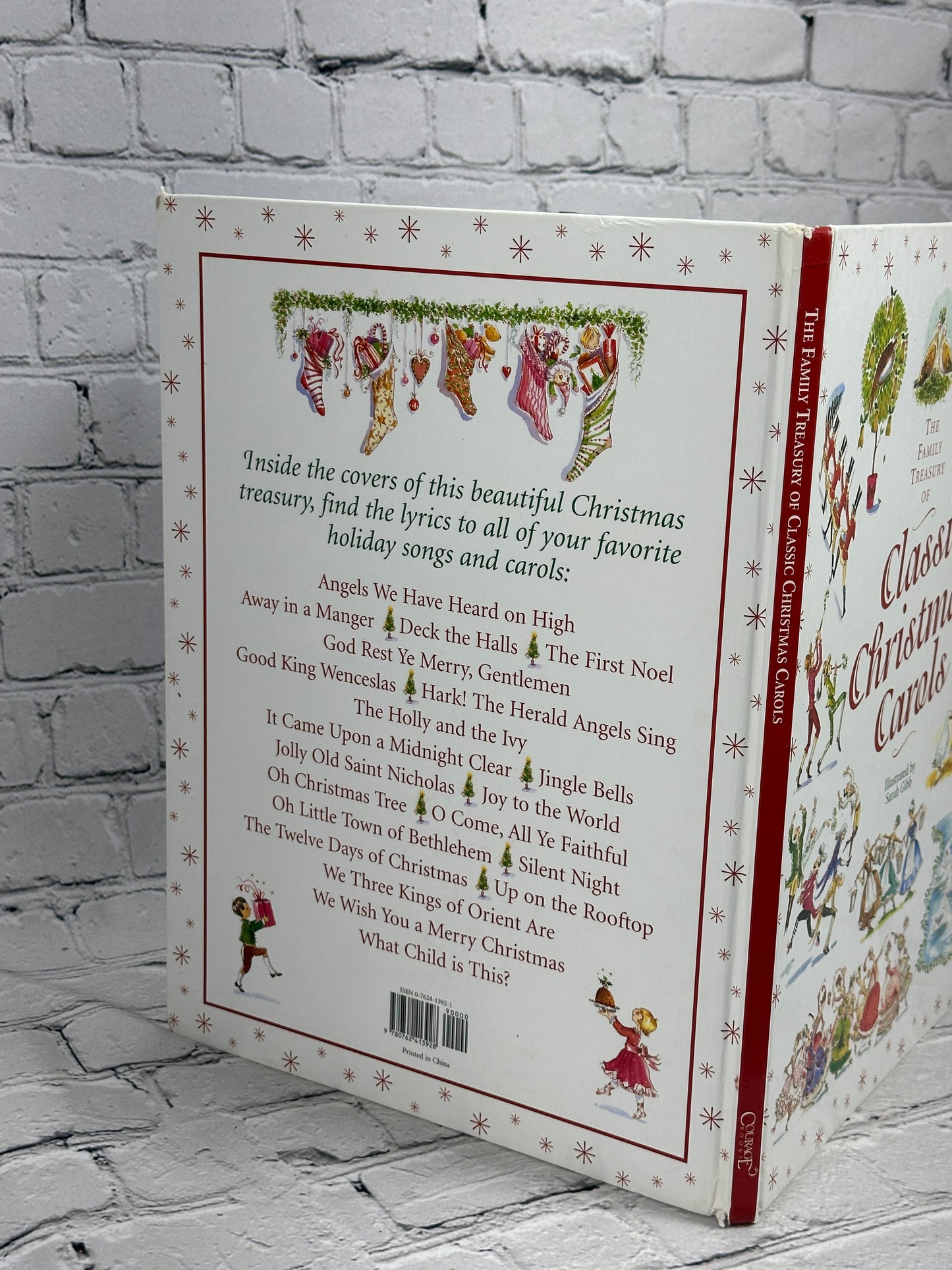 The Family Treasury of Classic Christmas Carols [2002 · 3rd Print]