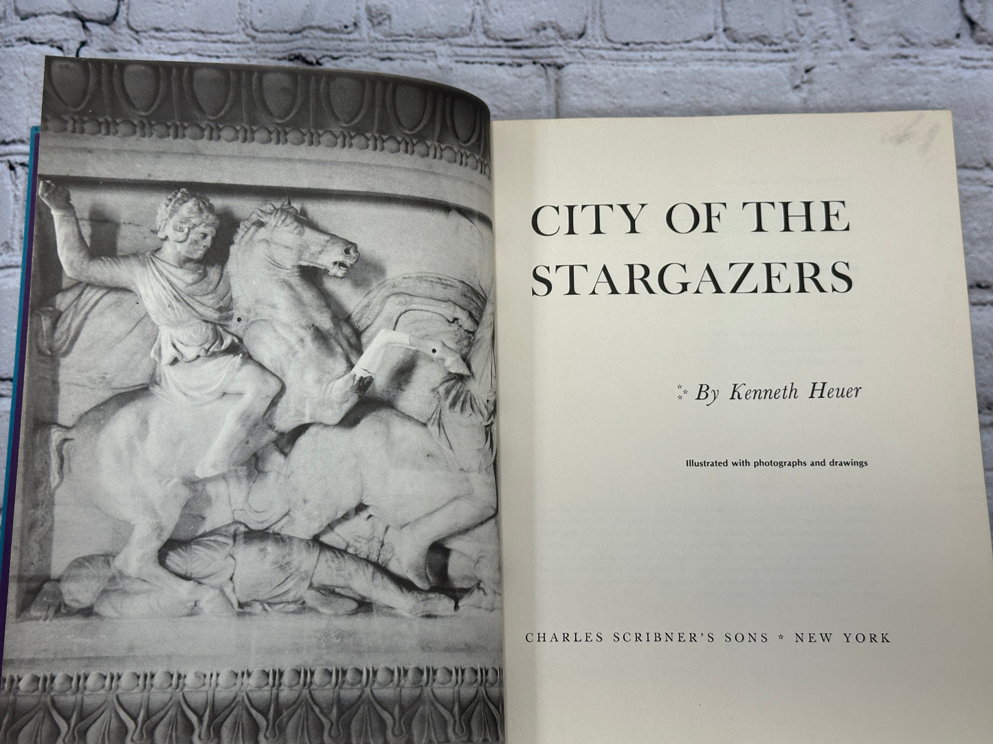 City of the Stargazers By Kenneth Heuer  [1st Edition · 1st Printing · 1979]