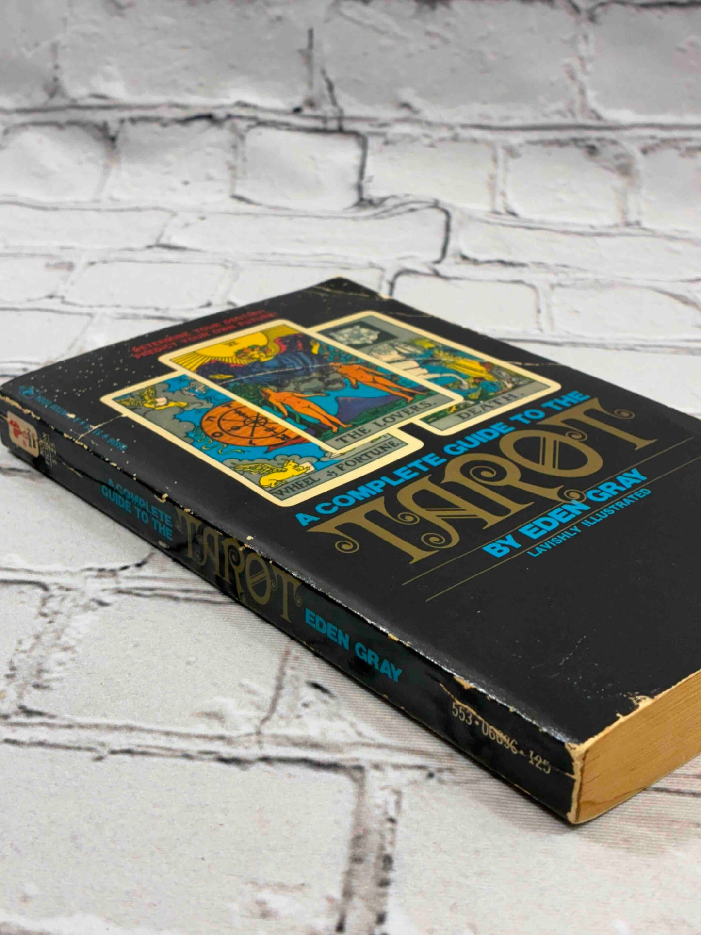 A Complete Guide to the Tarot