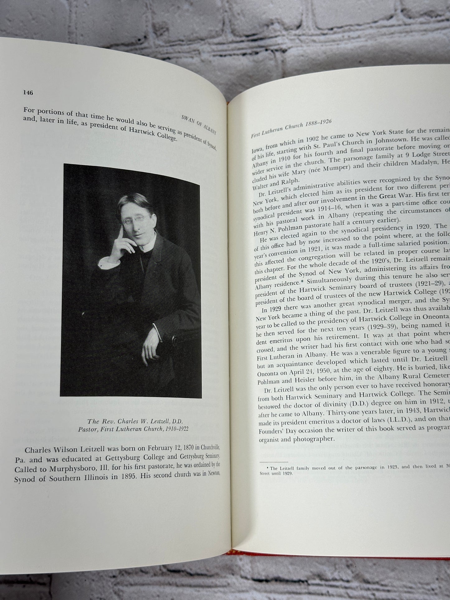 Swan of Albany: History of the Lutheran Church by Henry Heins [New York · 1976]