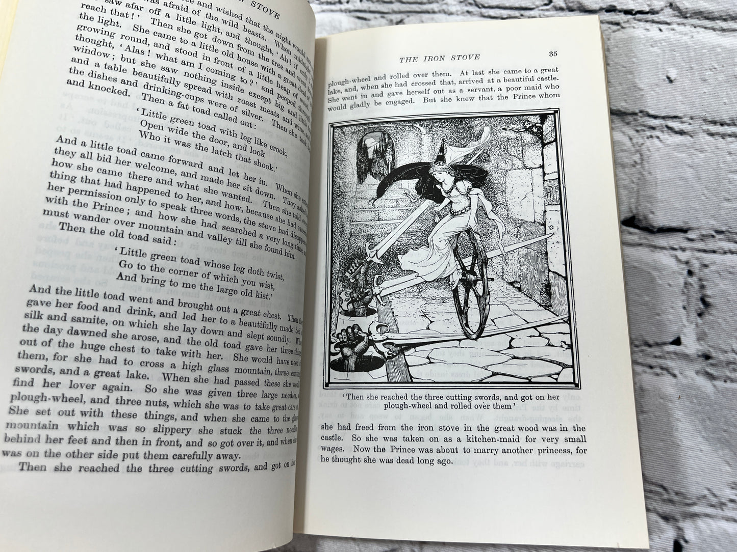 The Yellow Fairy Book by Andrew Lang [Dover Publications]