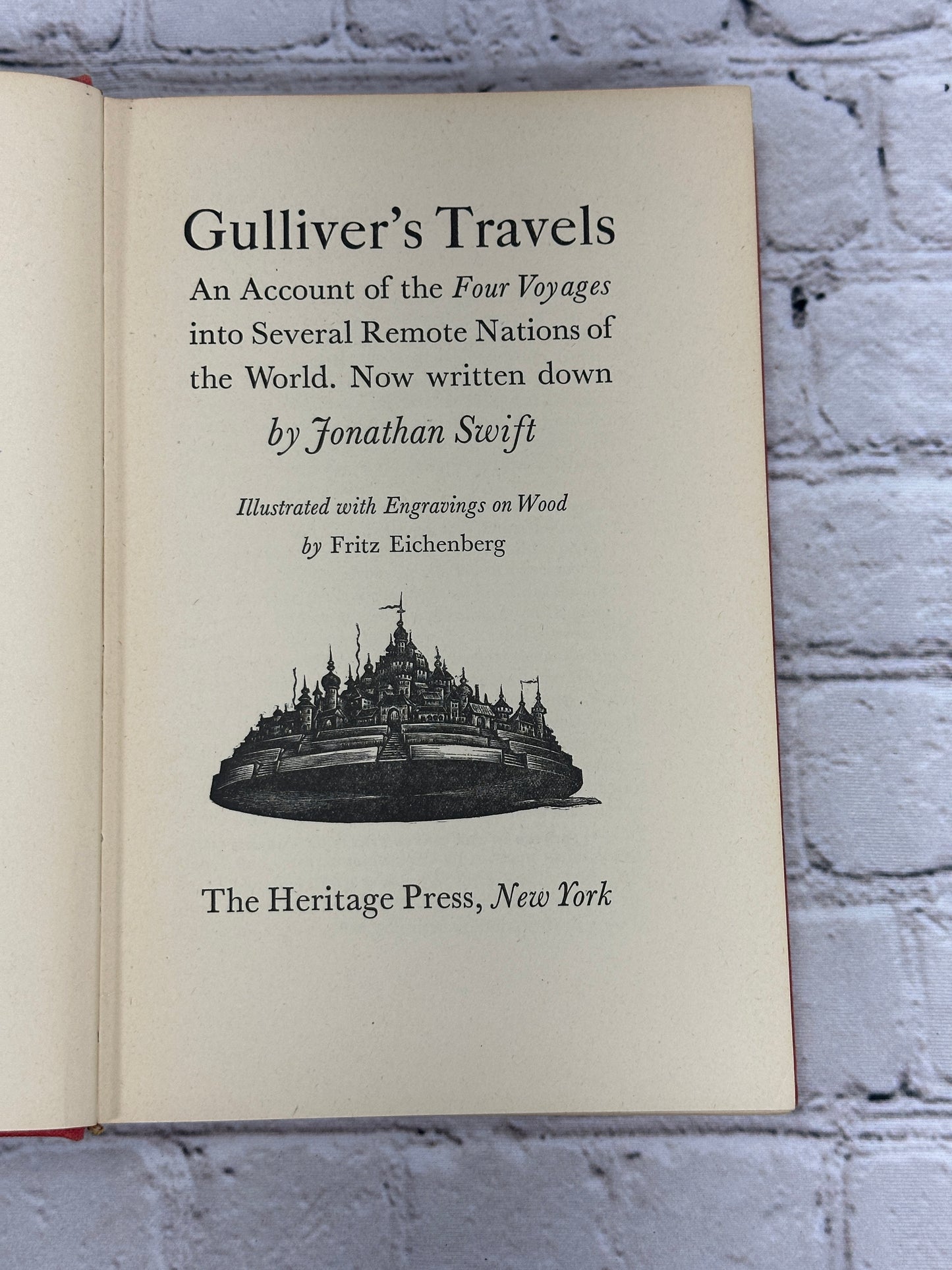 Gulliver's Travels by Jonathan Swift [Heritage Press · 1940]