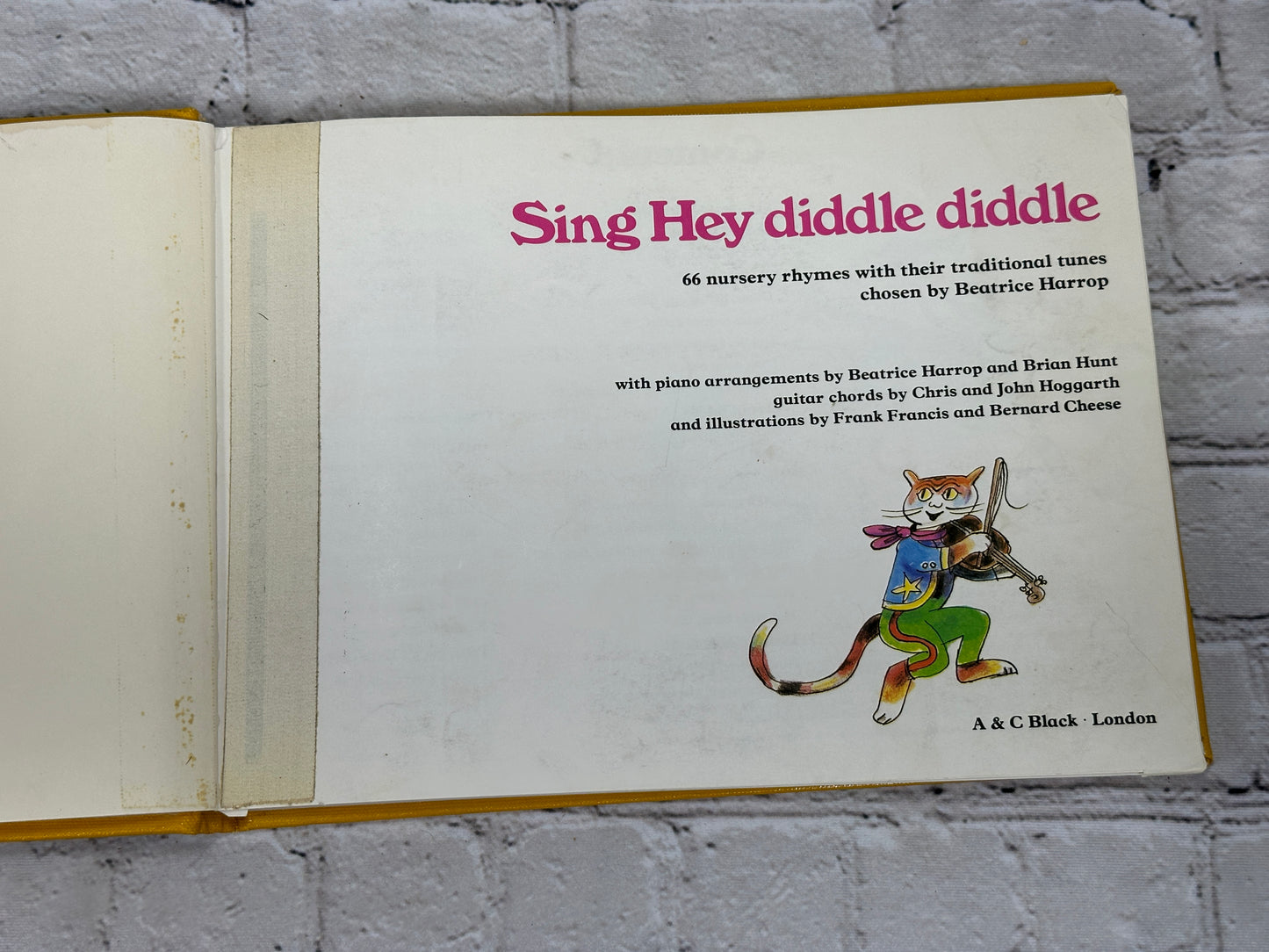 Sing Hey Diddle Diddle by Beatrice Harrop [1983]