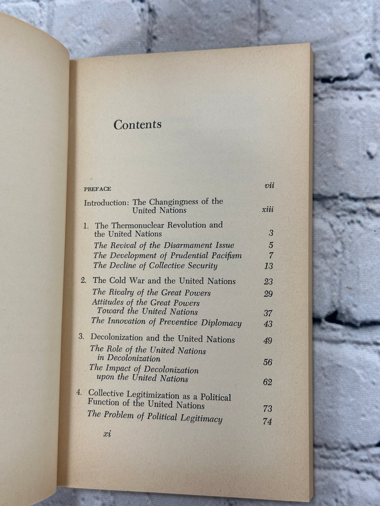 The Changing United Nations by Inis L. Claude Jr. [1968]