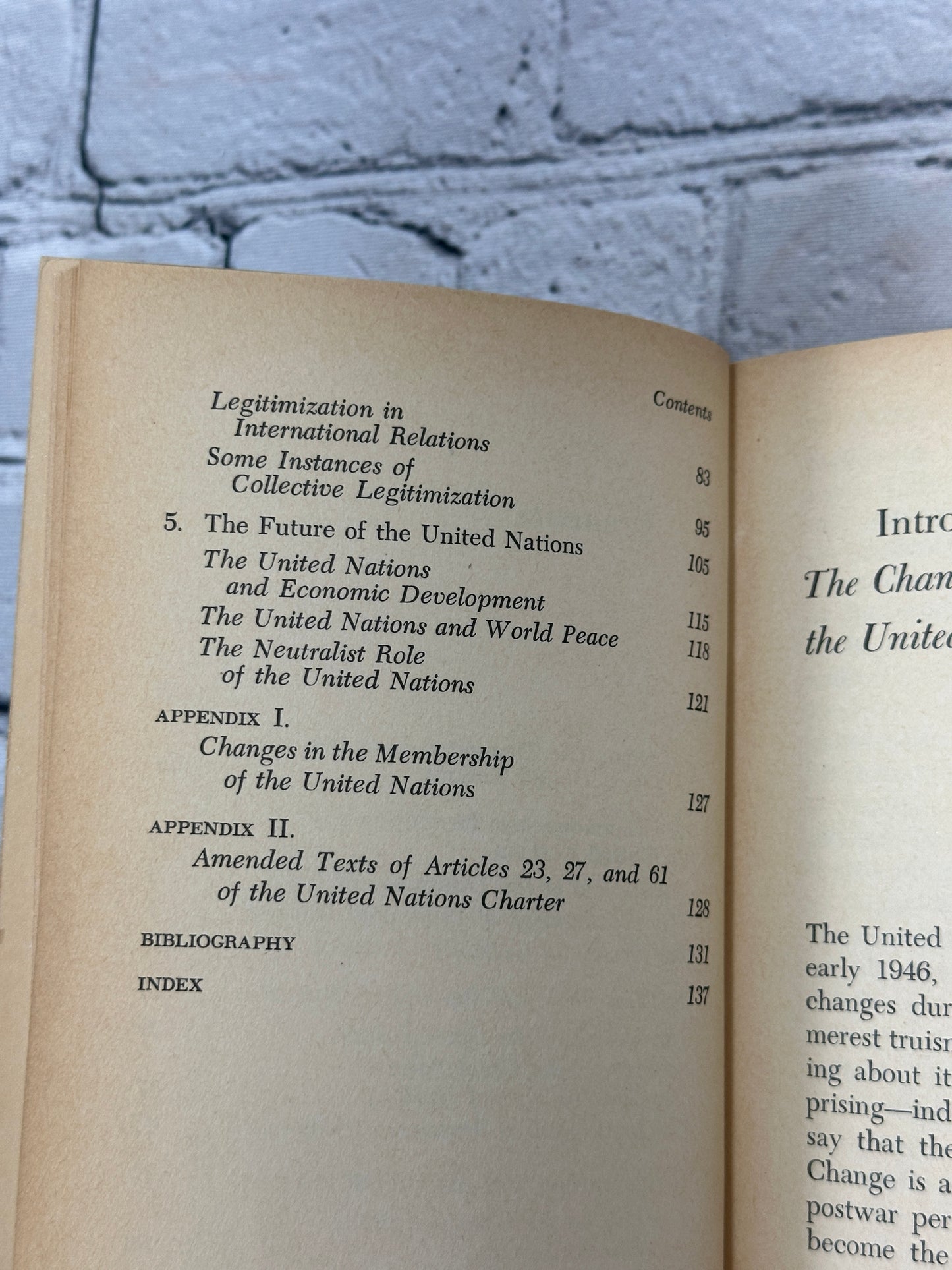 The Changing United Nations by Inis L. Claude Jr. [1968]