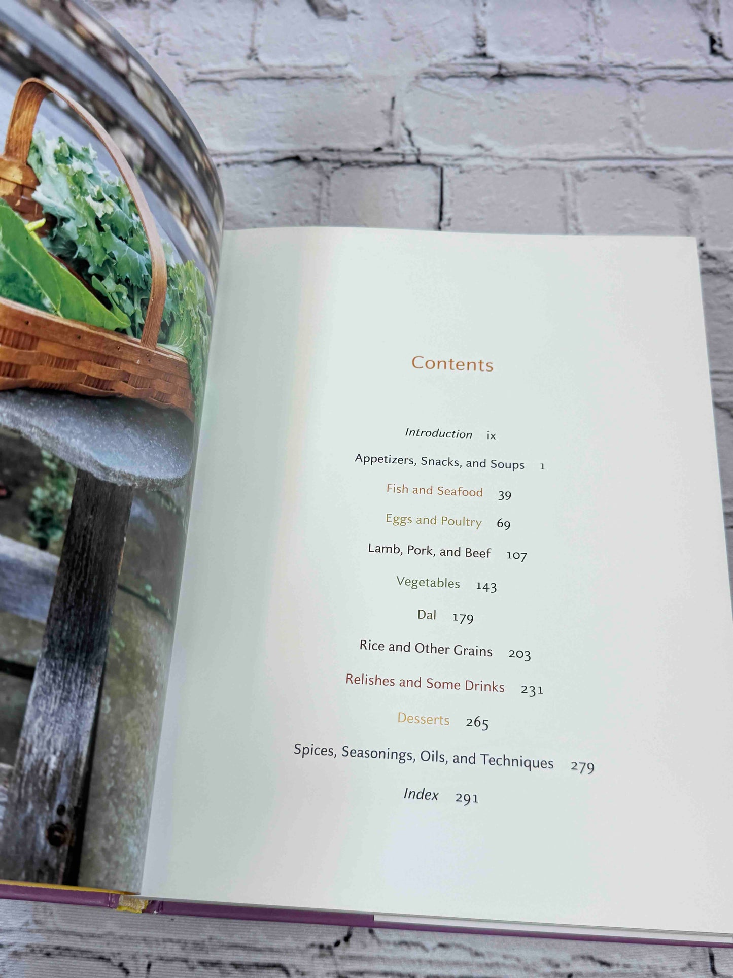 At Home with Madhur Jaffrey: Simple, Delectable Dishes from India, Pakistan, Bangladesh, and Sri Lanka: A Cookbook