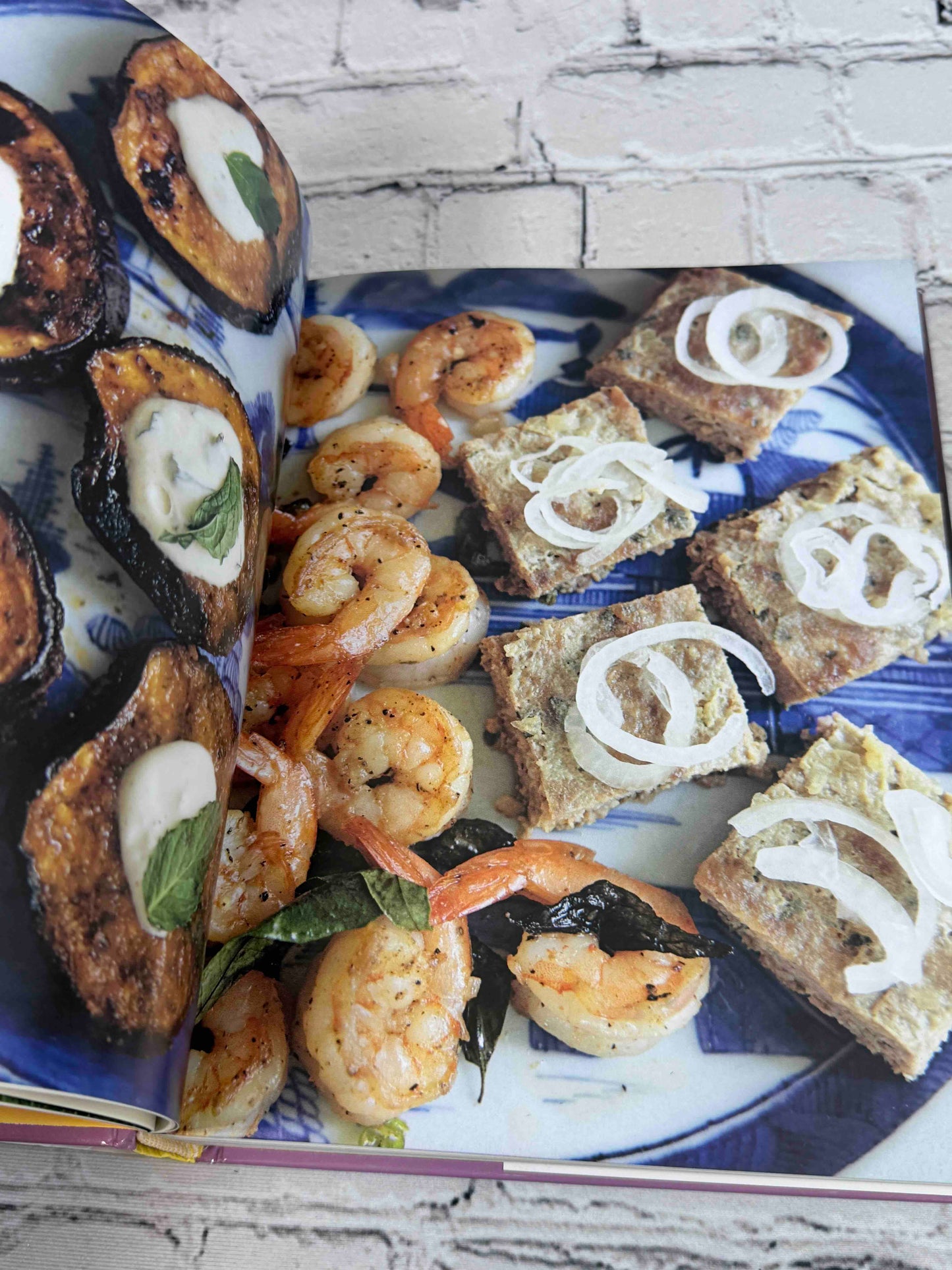 At Home with Madhur Jaffrey: Simple, Delectable Dishes from India, Pakistan, Bangladesh, and Sri Lanka: A Cookbook
