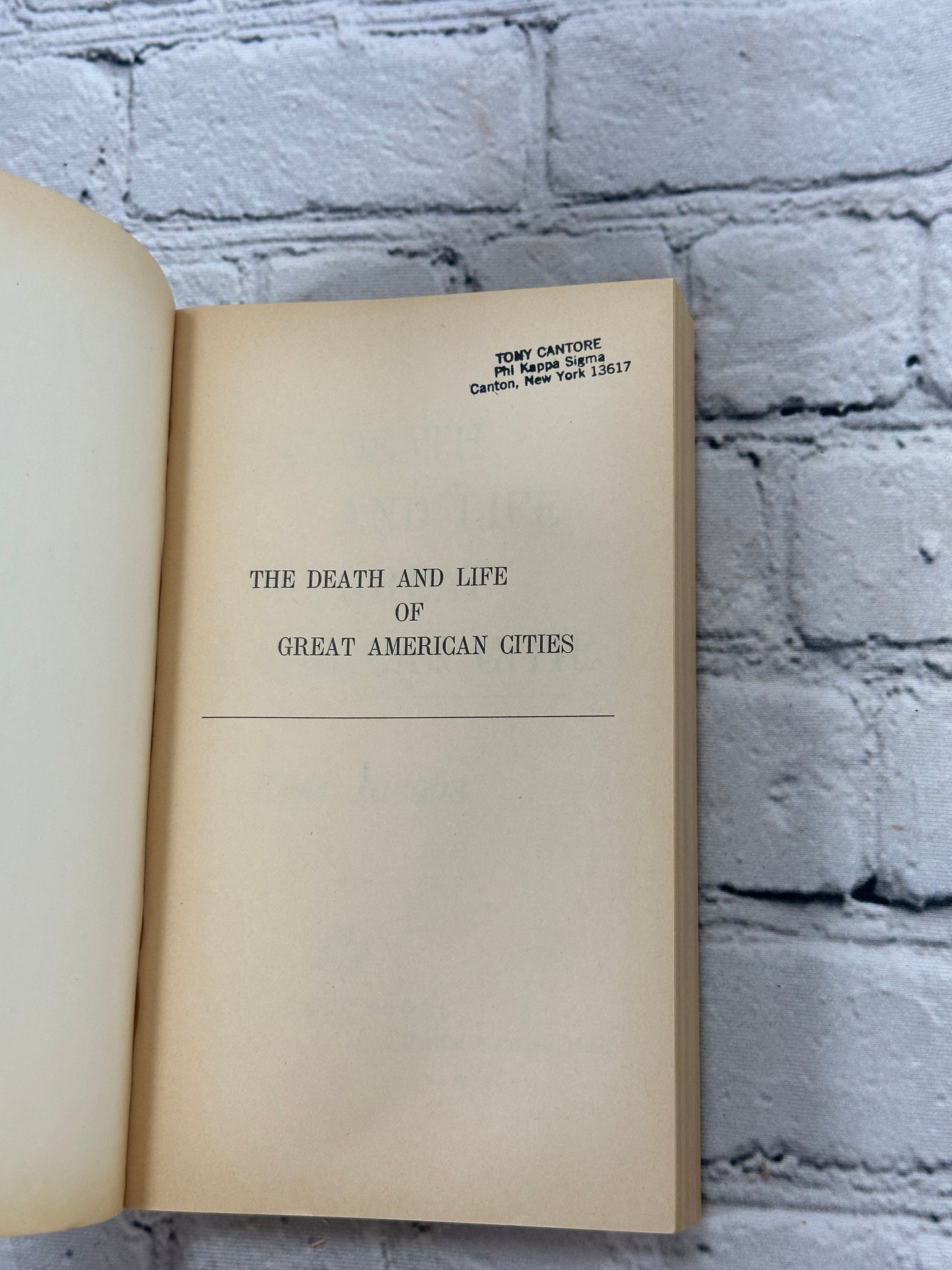 The Death and Life of Great American Cities by Jane Jacobs [Vintage Book · 1961]