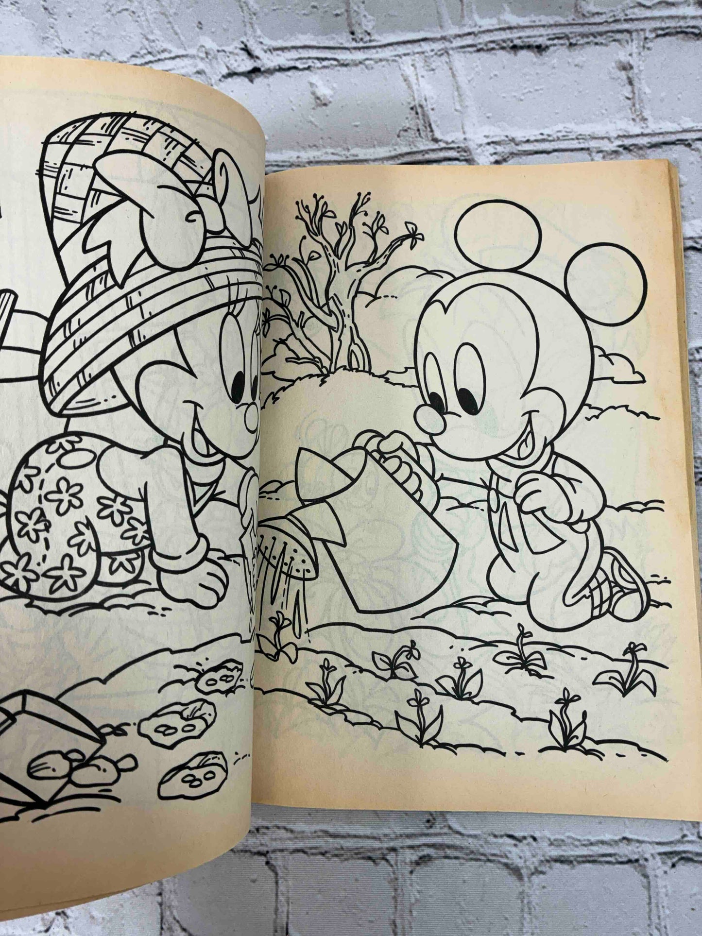 A Big Coloring Book: Disney Babies