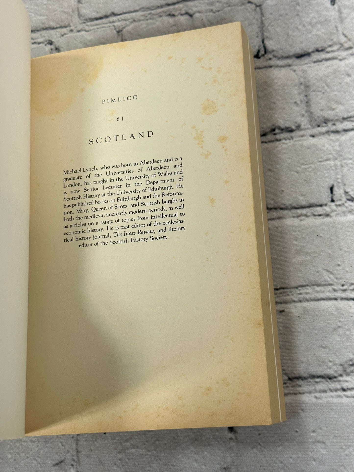 Scotland: a New History By Michael Lynch [1998]