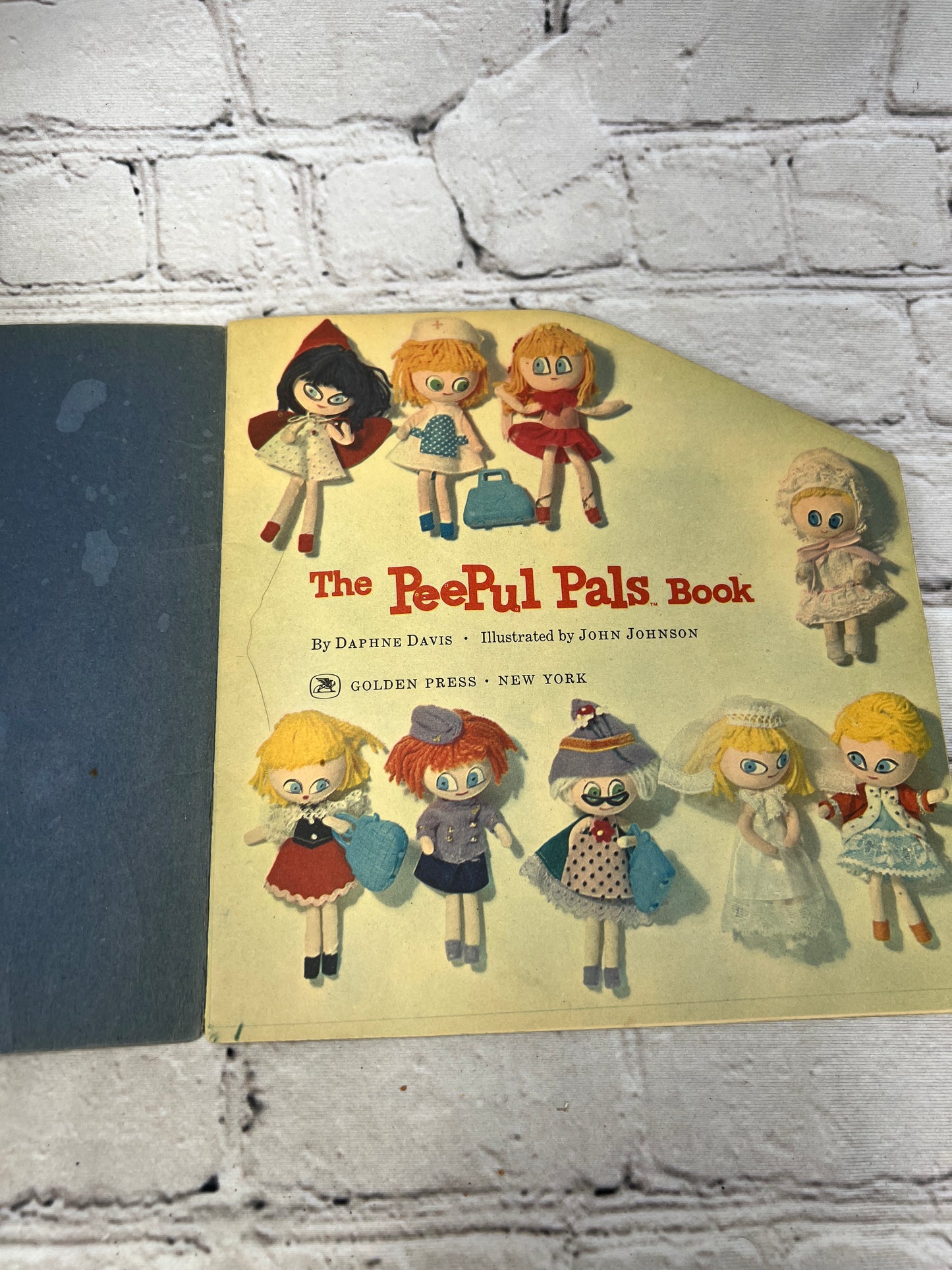 A Golden Shape Book The Peepul Pals Book by Daphne Davis [1967]