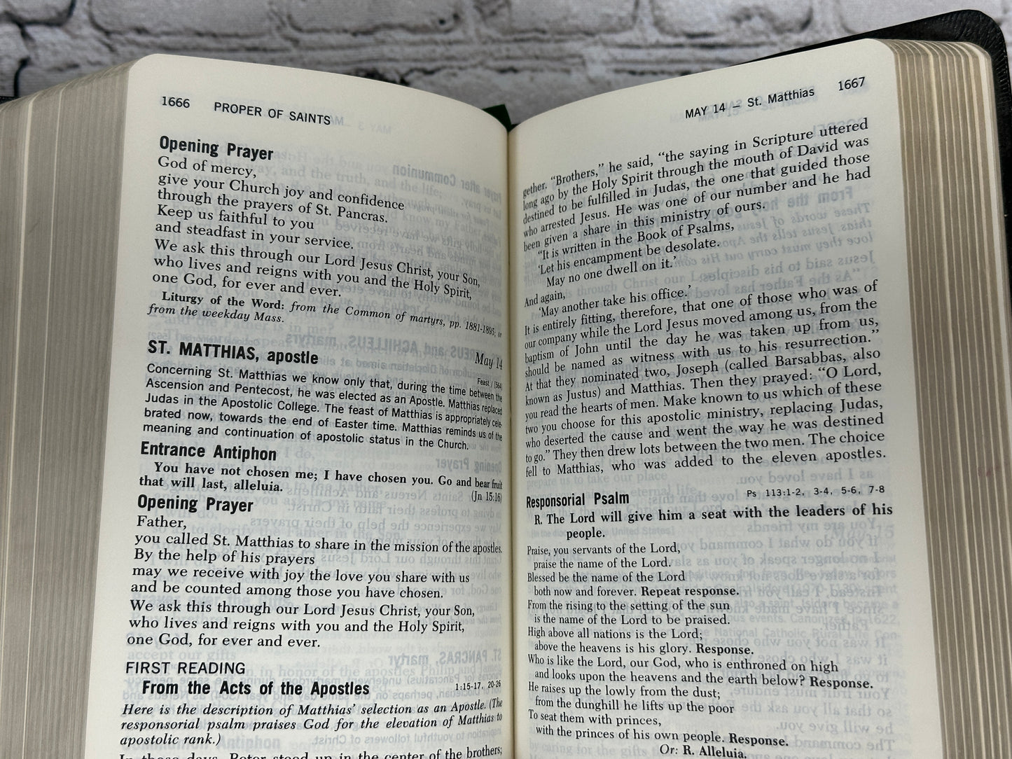 The Vatican II Weekday Missal for Spiritual Growth [1975 · St. Pauls Edition]