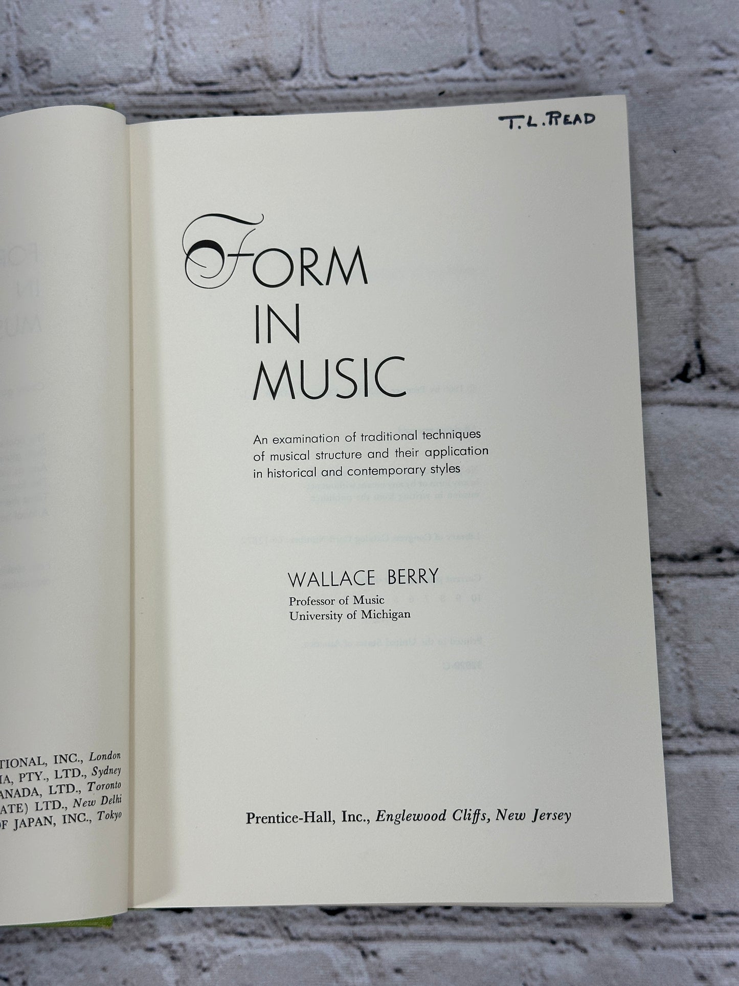 Form in Music By Wallace Berry [1st Edition · 4th Print · 1966]