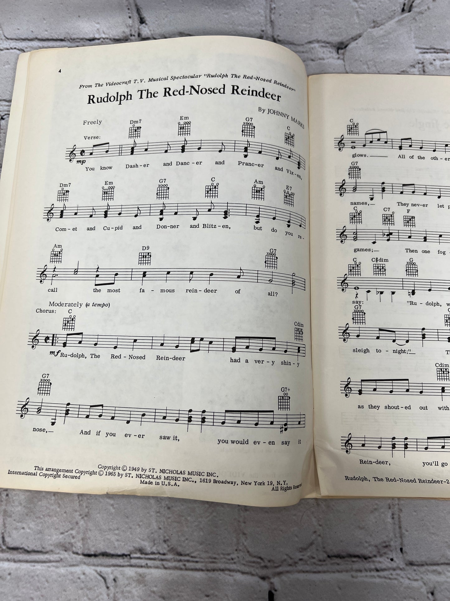 Songs & Bakground Music from Rudolph the Red-Nosed Reindeer Johnny Marks Guitar [1965]