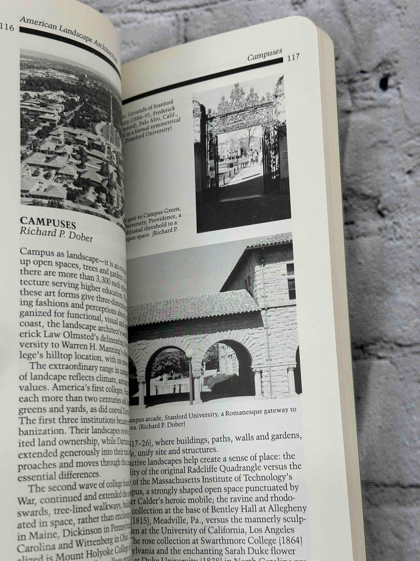 American Landscape Architecture: Designers and Places (Building Watchers Series)