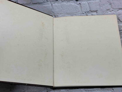 Museums Discovered : the Wadsworth Atheneum / by Gerald Silk with Twenty Essays Contributed by Alison De Lima Greene