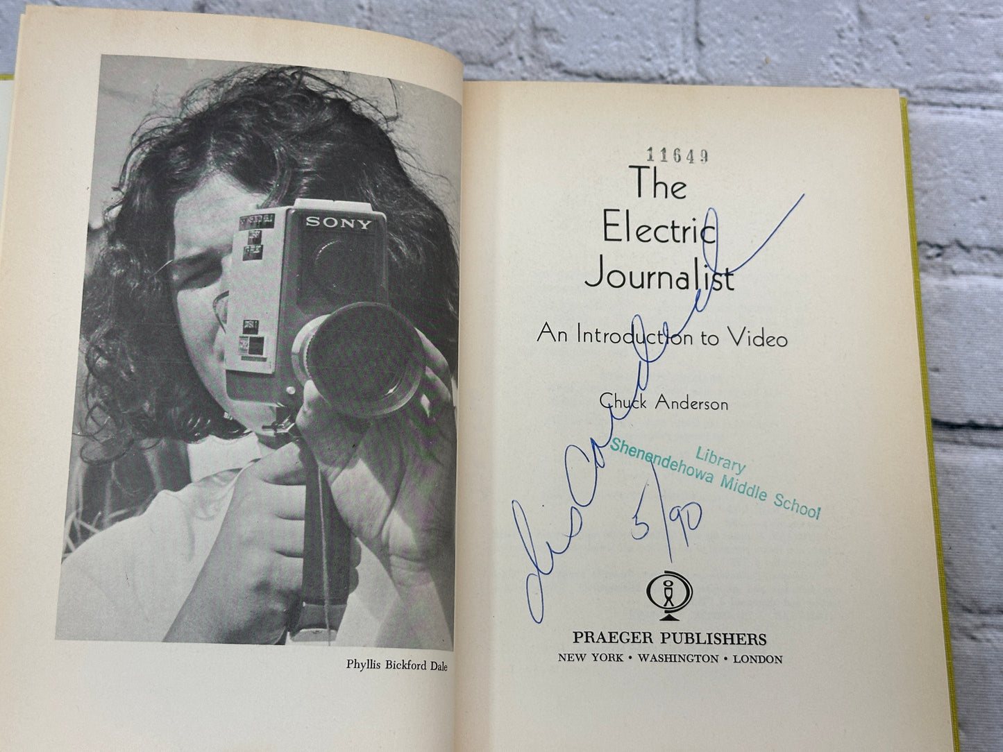 The Electric Journalist: An Introduction to Video by Chuck Anderson [1973]